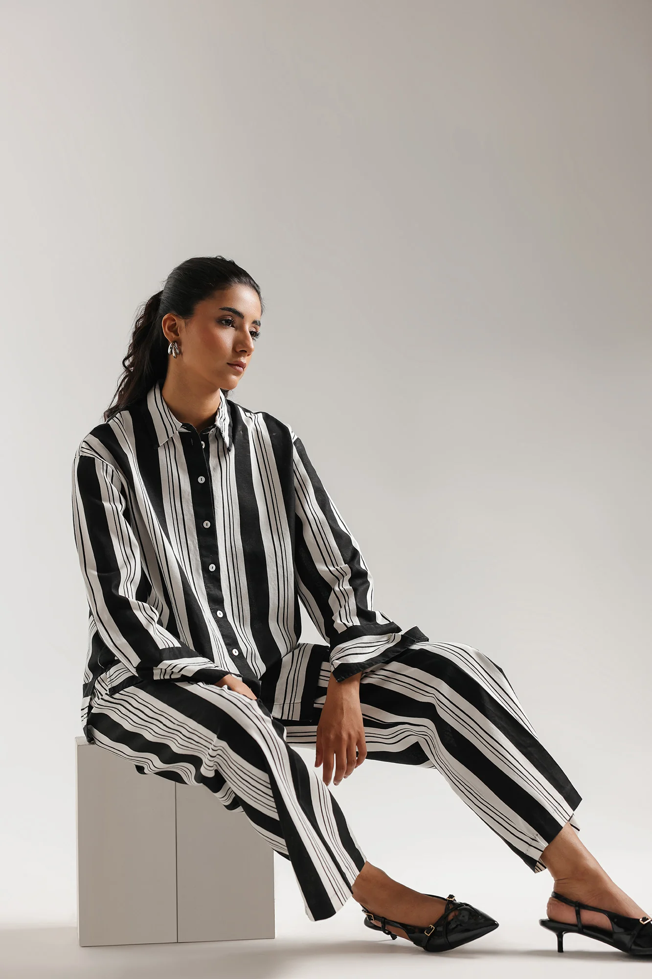 STRIPED SUIT (E0700/116/902)