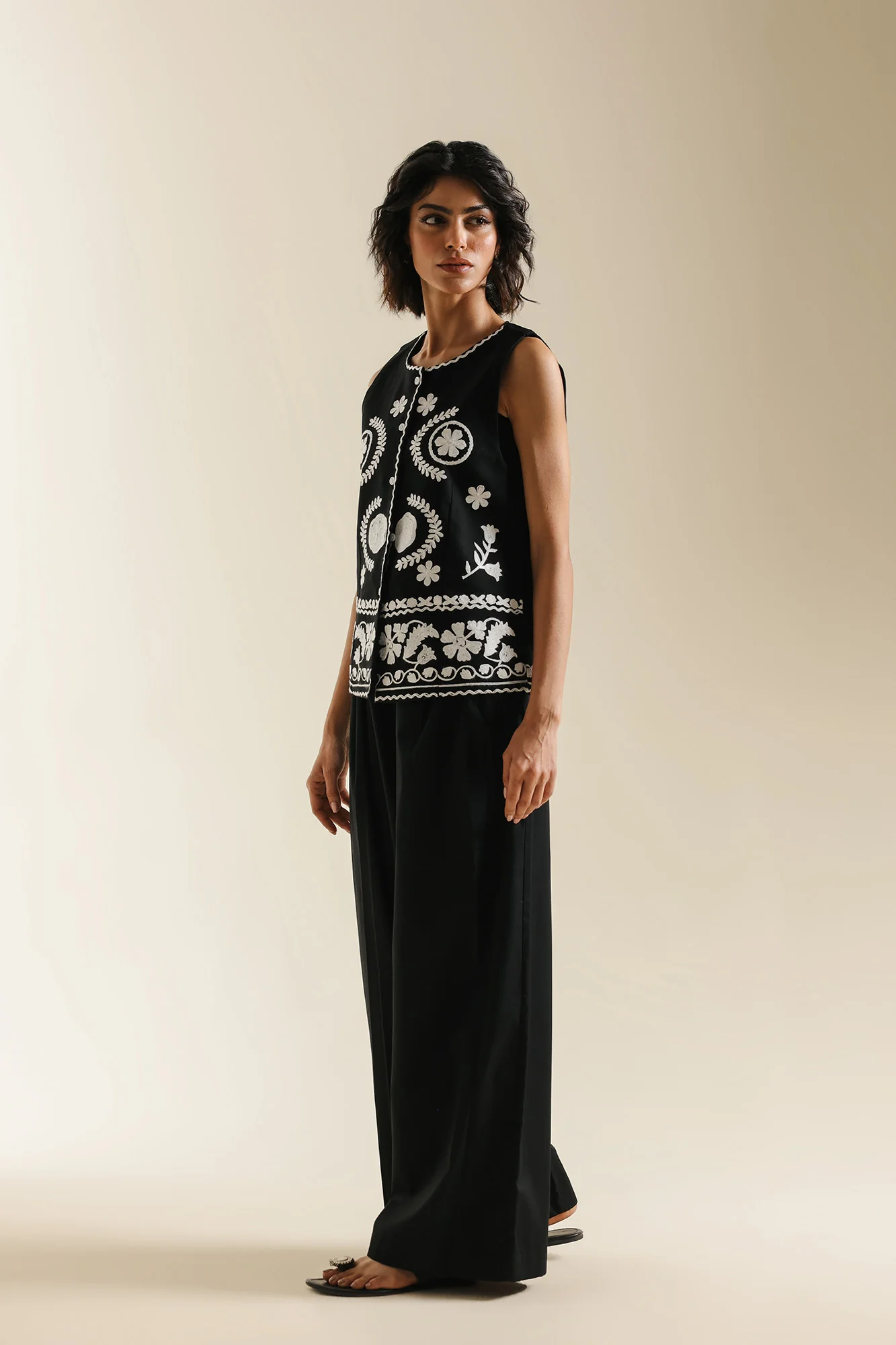 EMBROIDERED WAISTCOAT (E0672/119/902) - Image 3