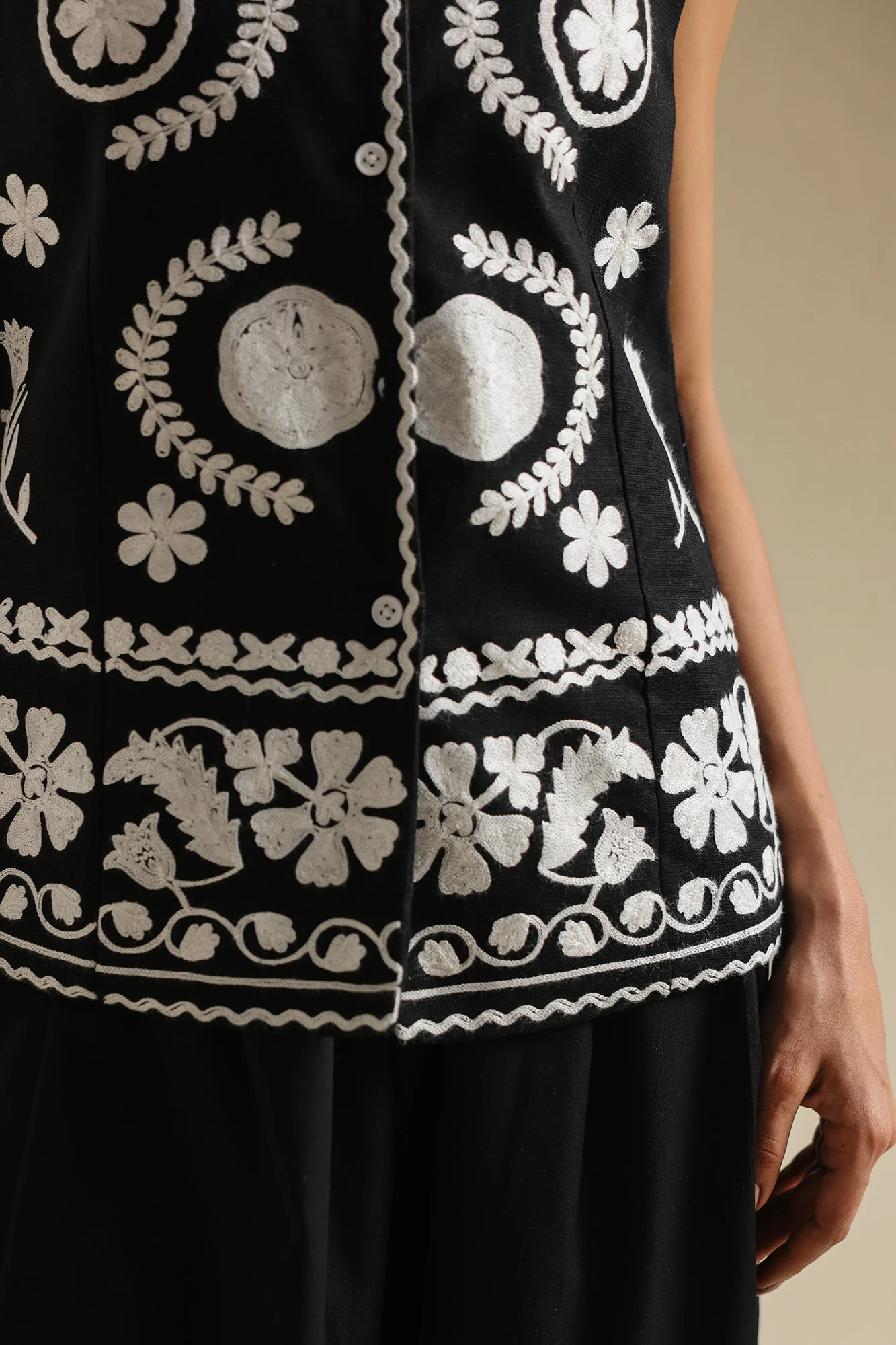 EMBROIDERED WAISTCOAT (E0672/119/902) - Image 6