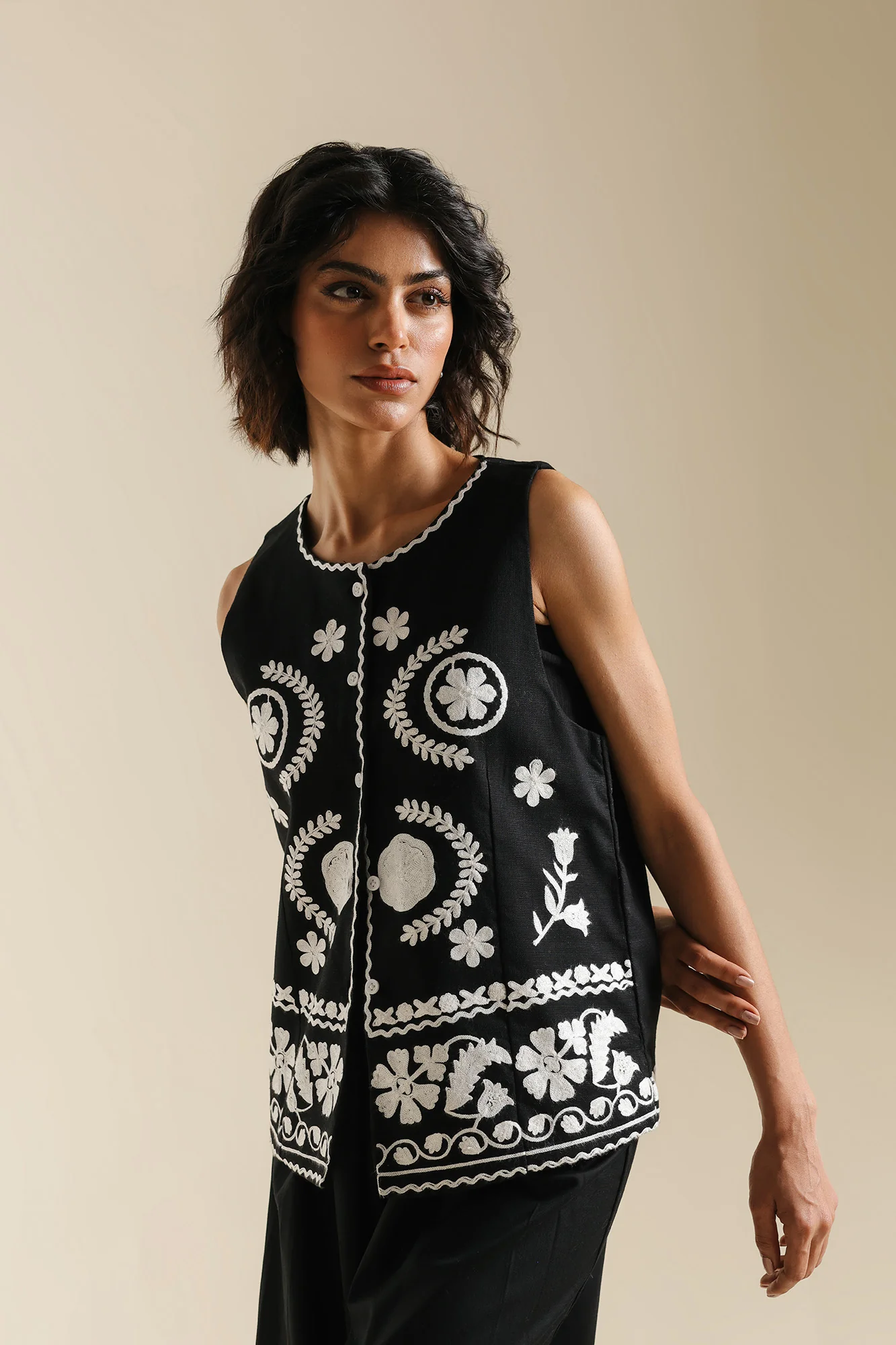 EMBROIDERED WAISTCOAT (E0672/119/902) - Image 7