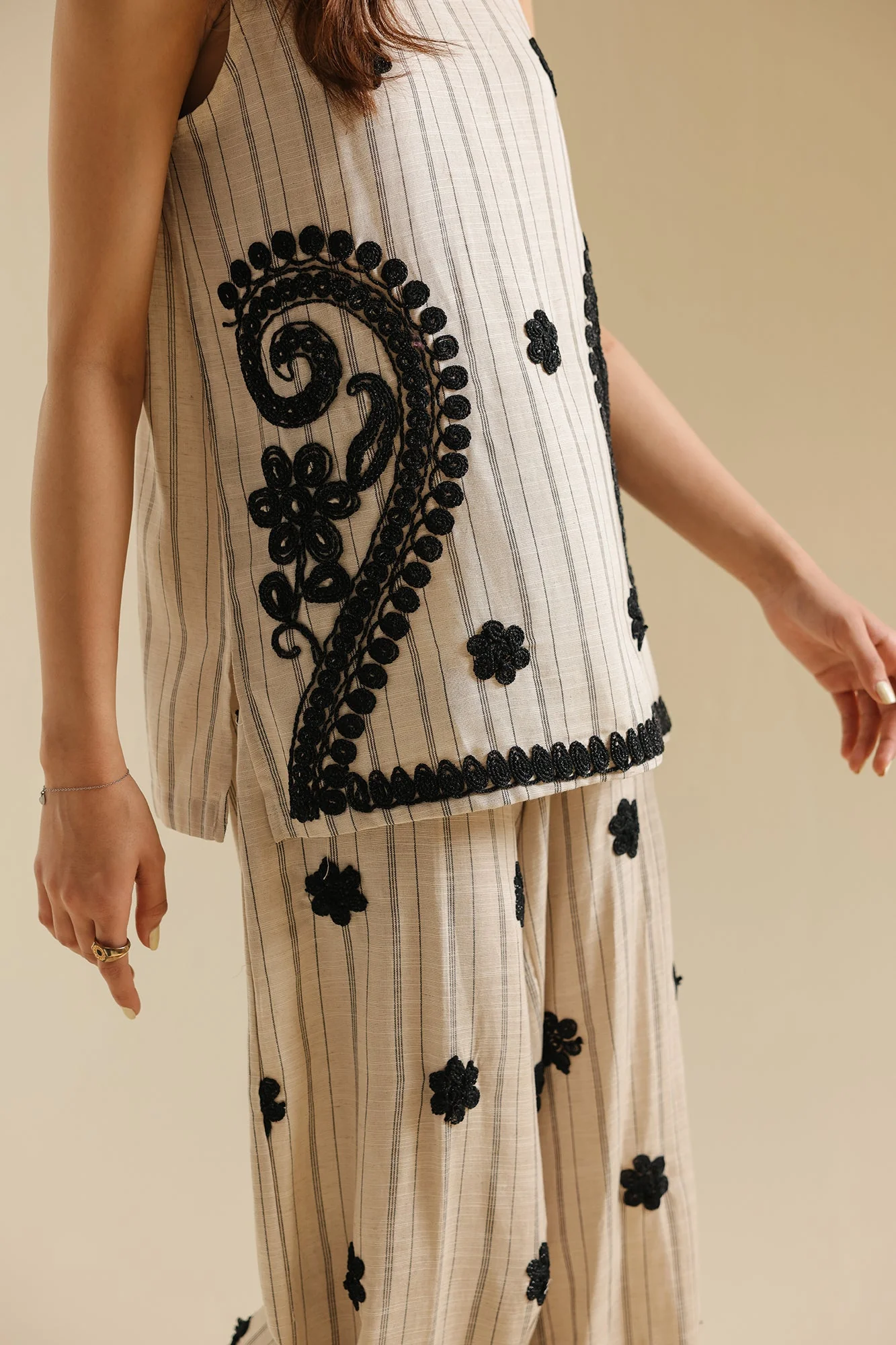 EMBROIDERED SUIT (E0726/119/002) - Image 5