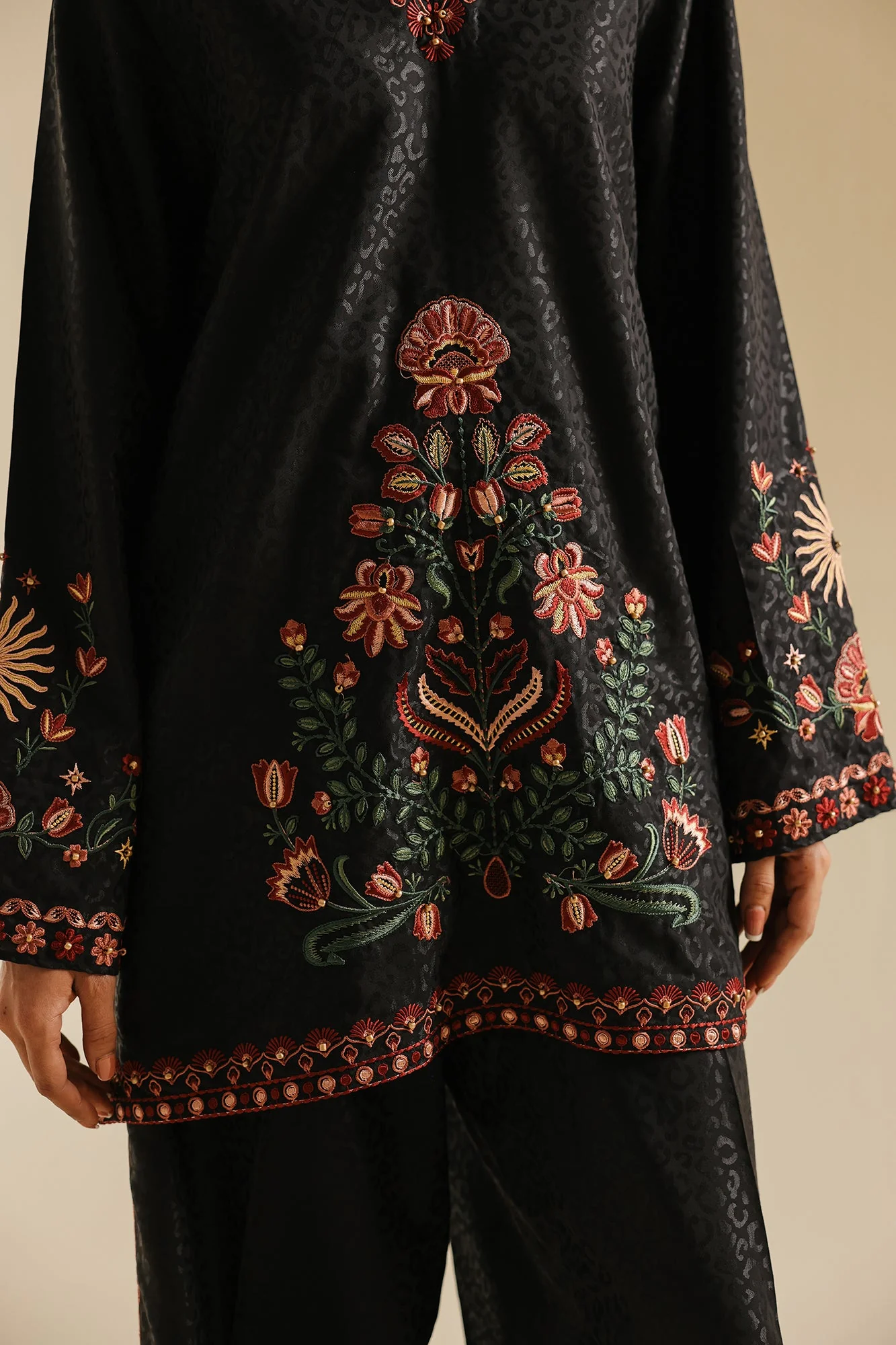 EMBROIDERED SUIT (E0742/119/902) - Image 6
