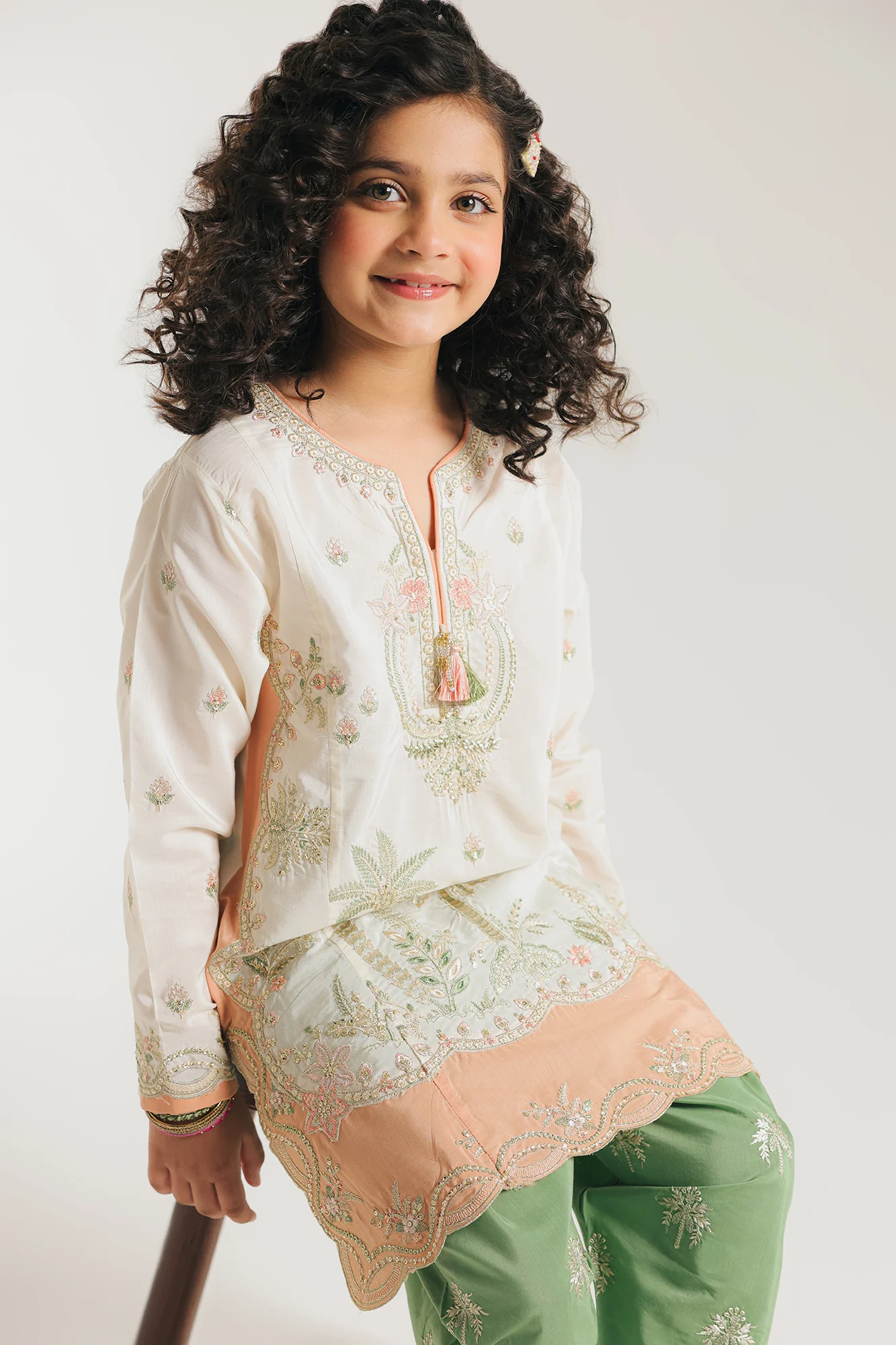 EMBROIDERED SUIT (E0925/404/005 E0925/304/005)