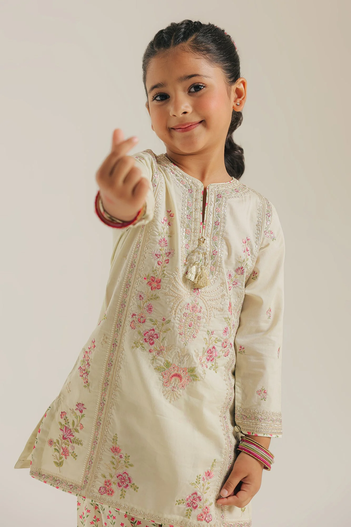 EMBROIDERED SUIT (E0960/404/130 E0960/304/130)