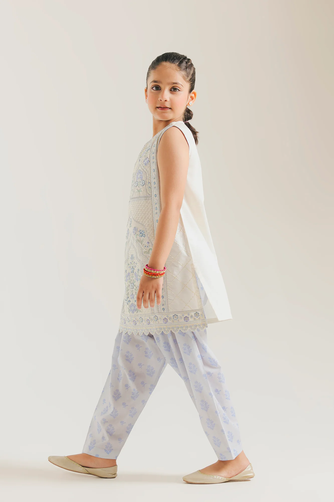 EMBROIDERED SUIT (E0993/404/003 E0993/304/003)