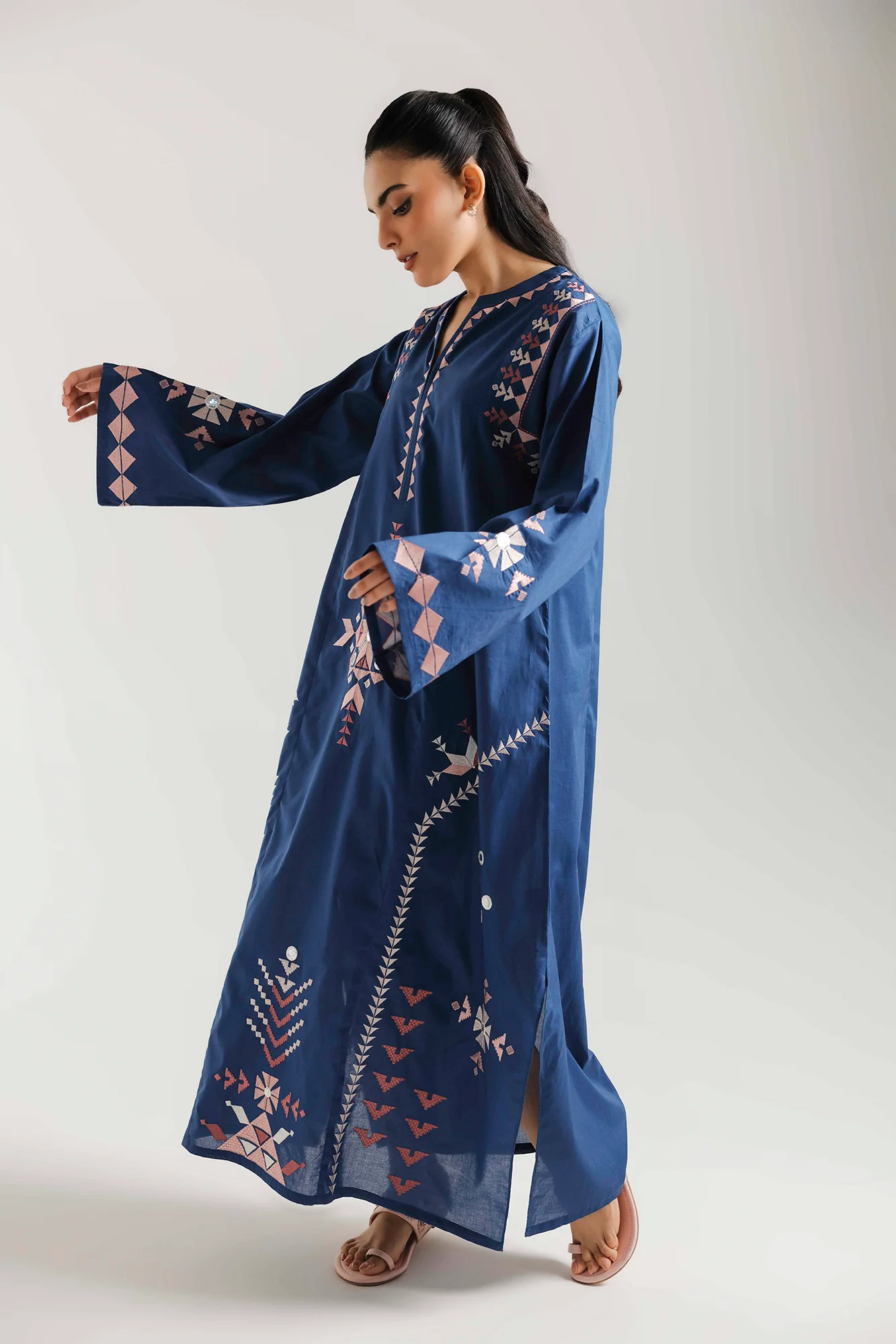 EMBROIDERED DRESS (E7566/102/622)