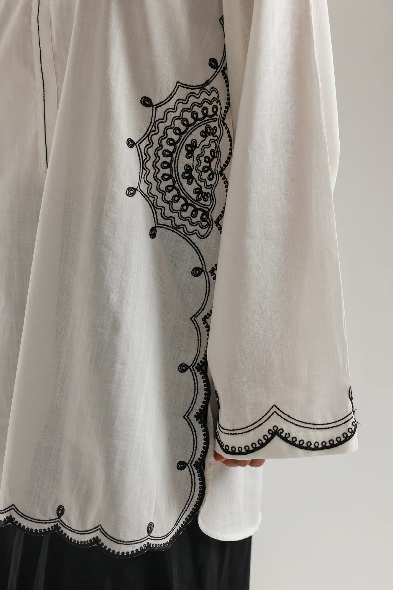 EMBROIDERED KURTI (E7942/102/001) - Image 5