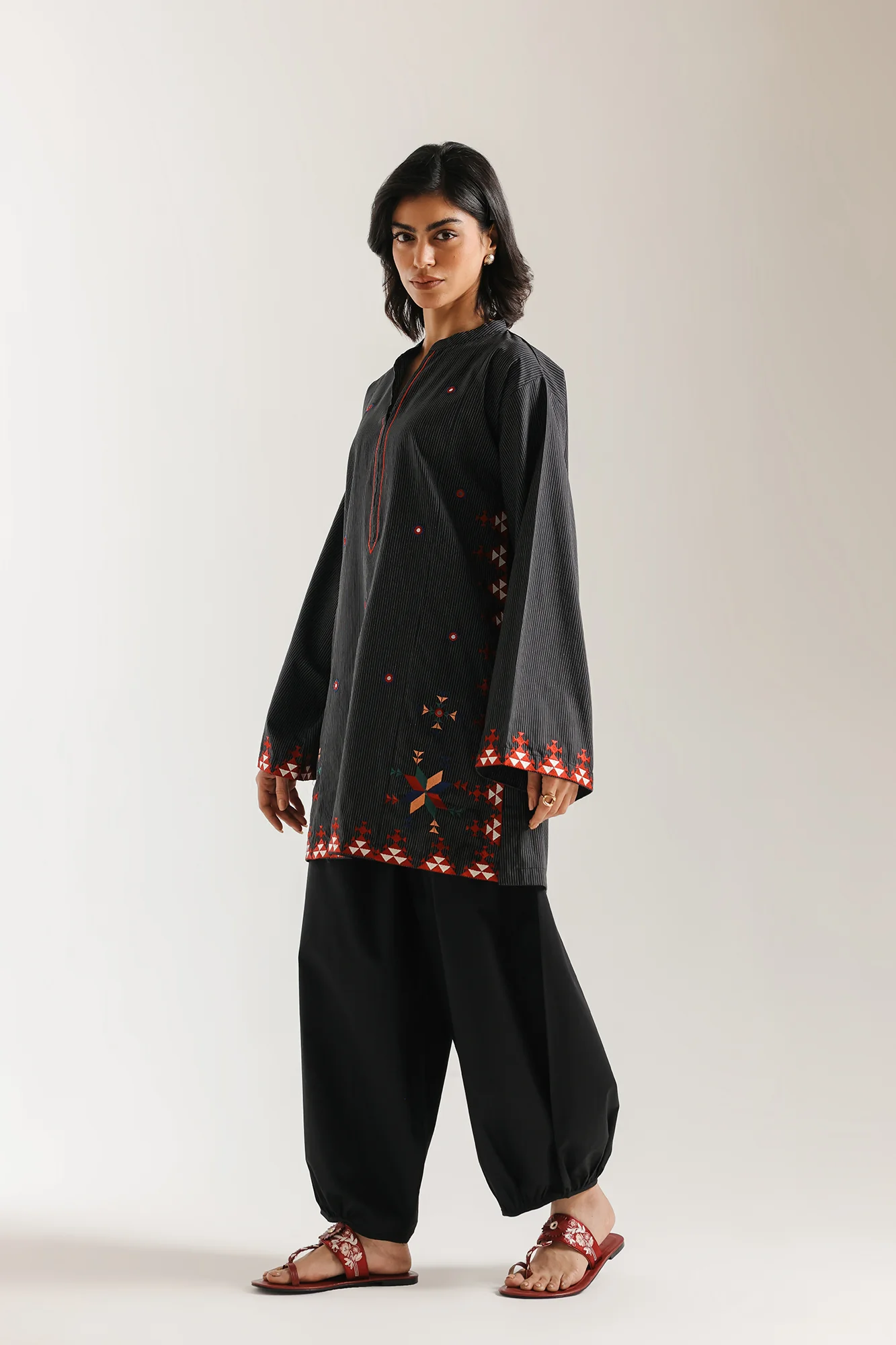 EMBROIDERED KURTI (E7950/102/902) - Image 2