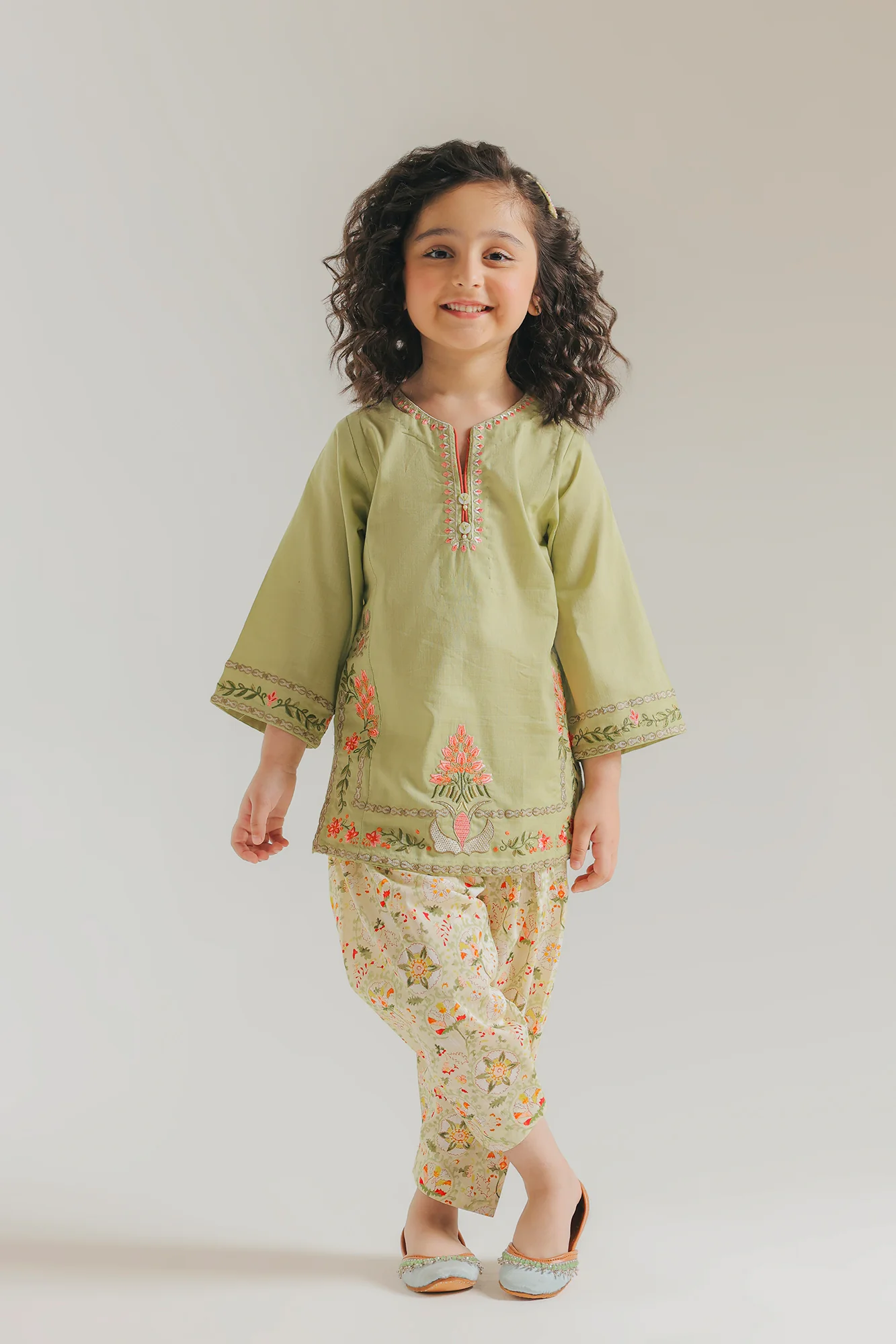 EMBROIDERED SUIT (E1510/402/130 E1510/302/130)