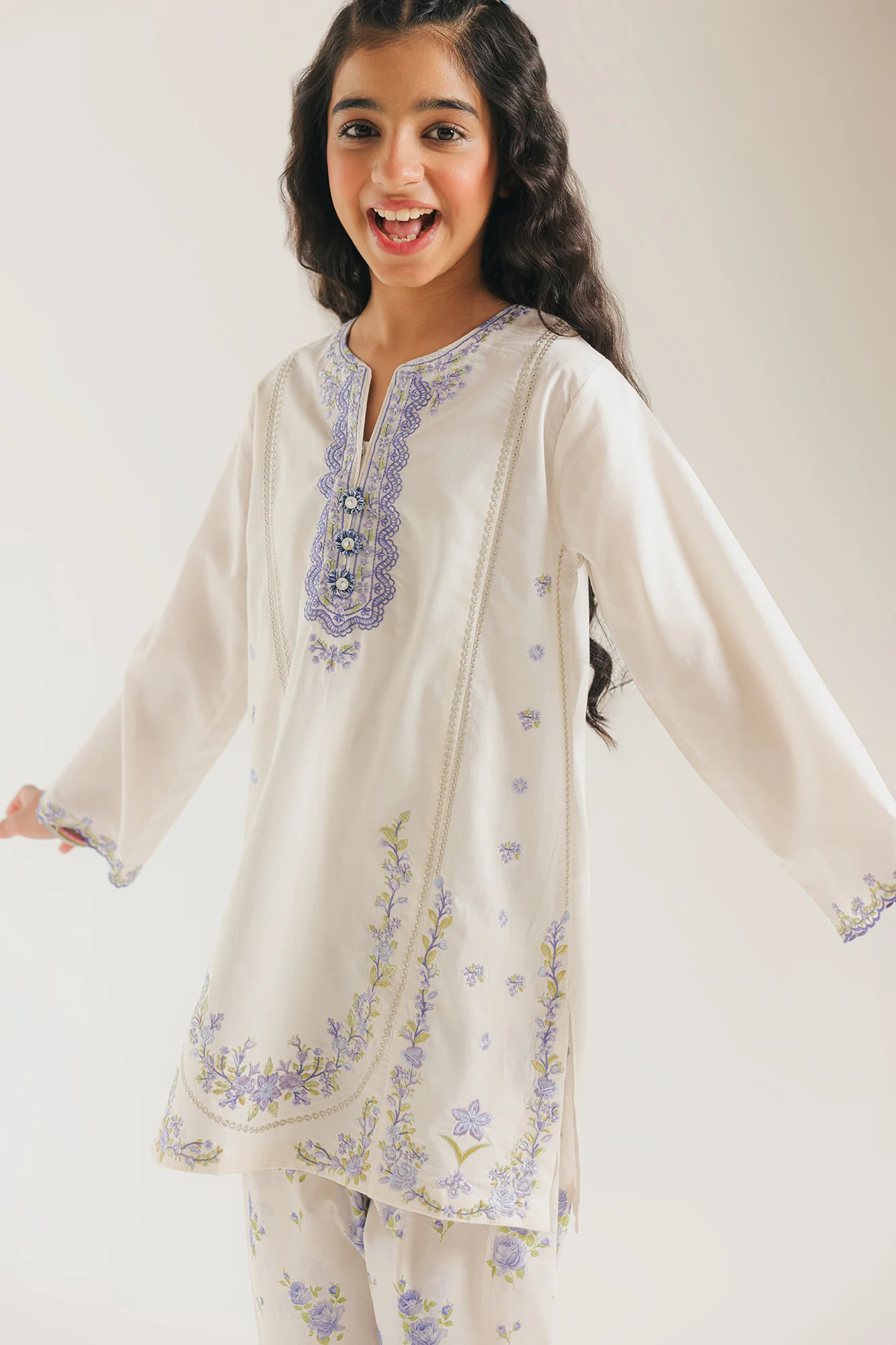 EMBROIDERED SUIT (E1550/402/004 E1550/302/004)