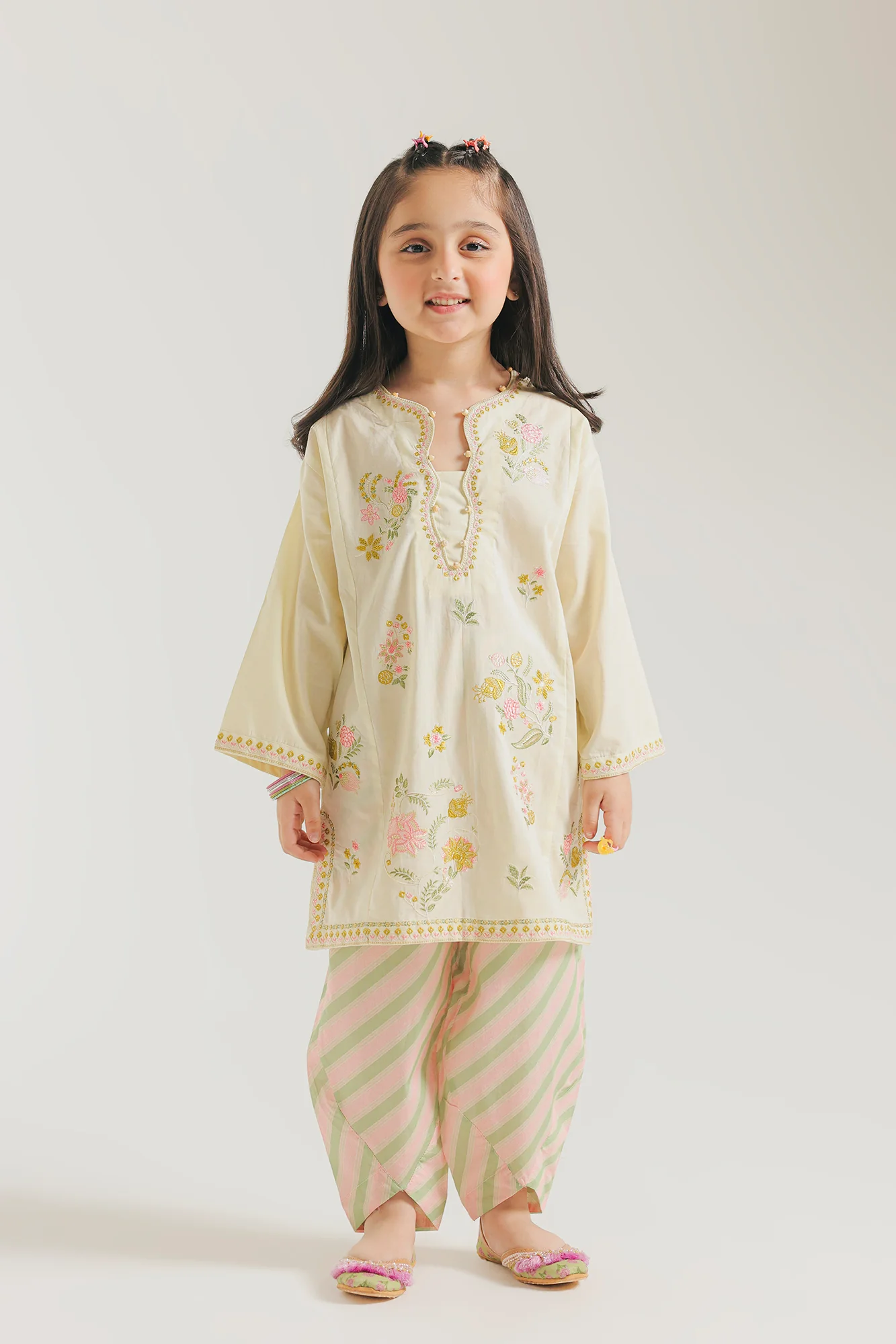 EMBROIDERED SUIT (E1553/402/227 E1553/302/227)