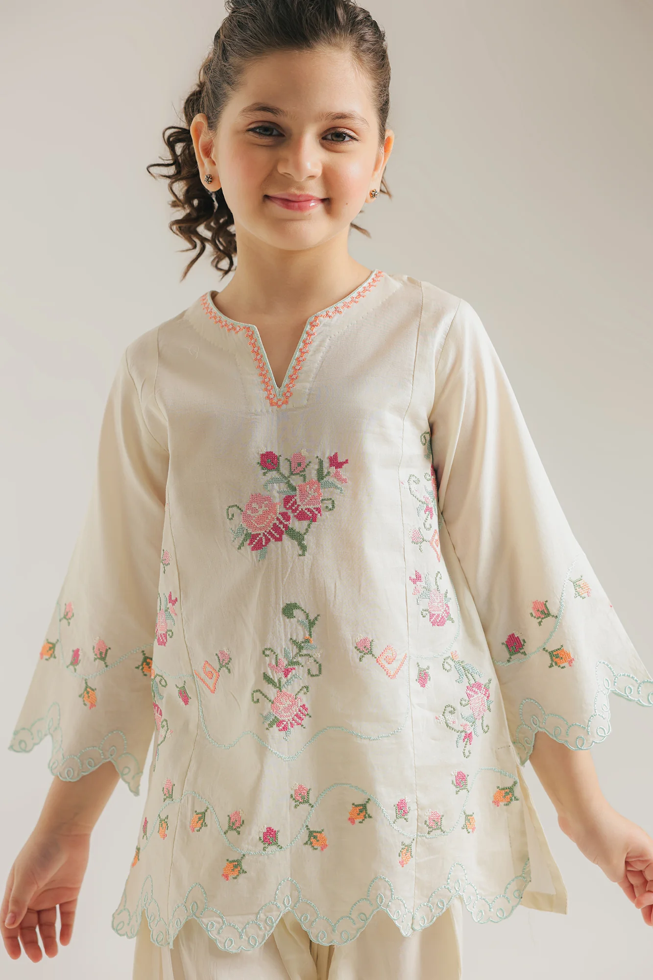 EMBROIDERED SUIT (E1563/402/004 E1563/302/004)
