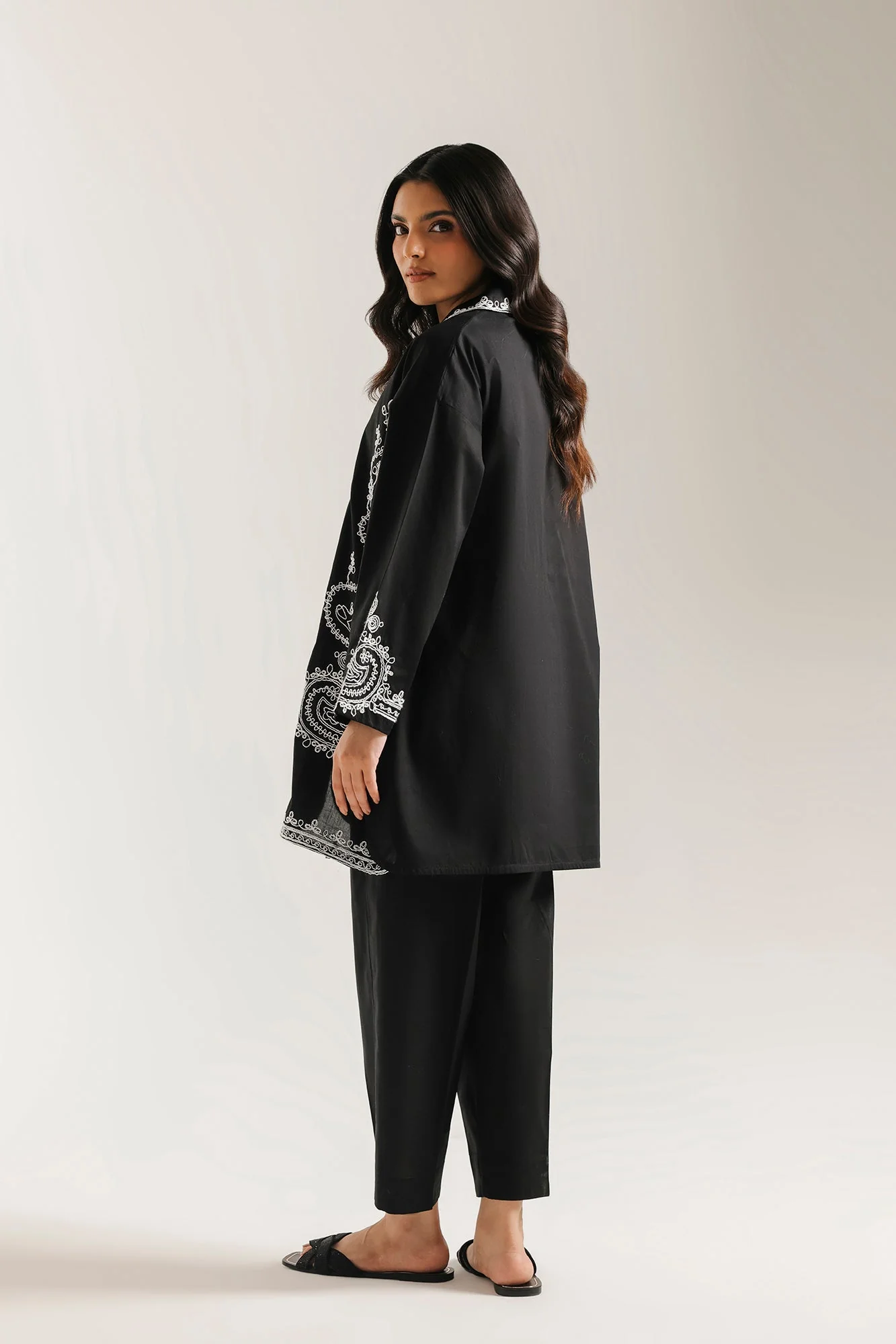 EMBROIDERED SUIT (E7607/102/902) - Image 4
