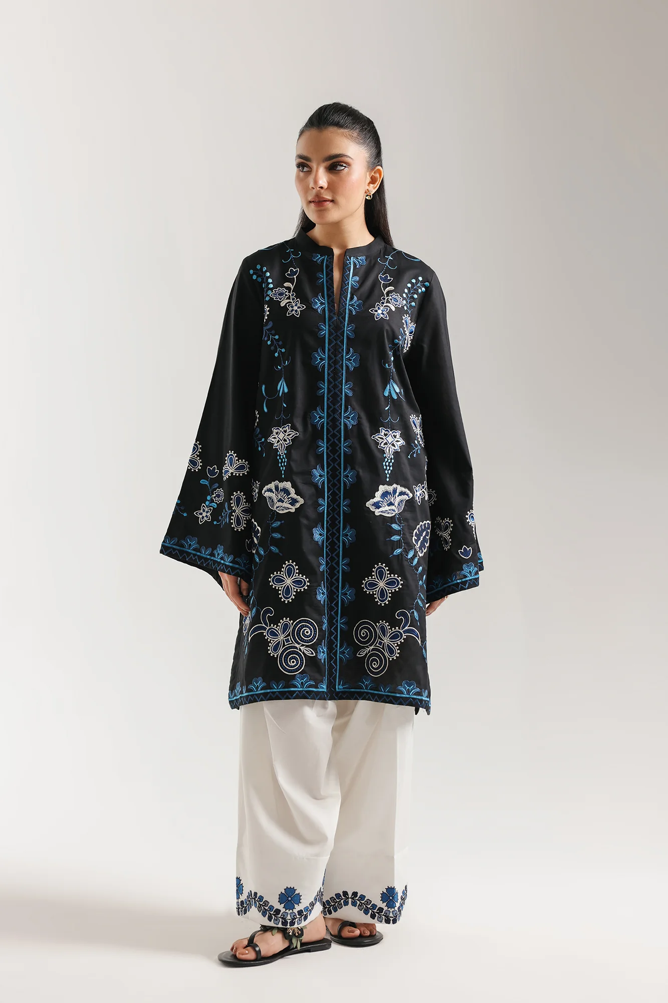 EMBROIDERED SUIT (E7752/102/902) - Image 2