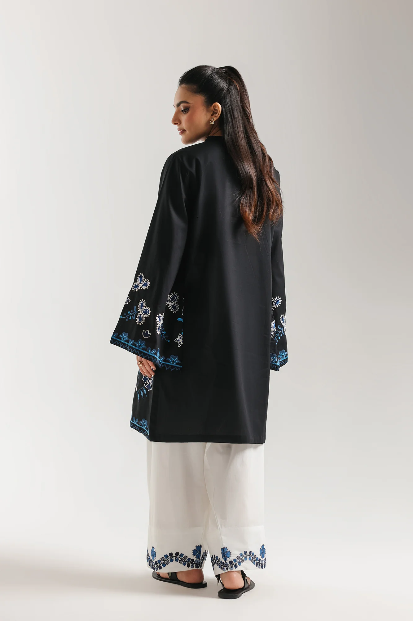 EMBROIDERED SUIT (E7752/102/902) - Image 3