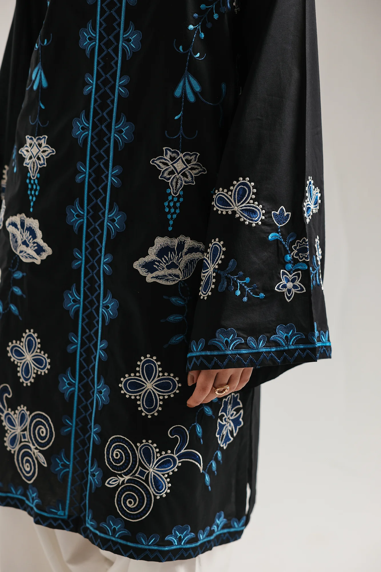 EMBROIDERED SUIT (E7752/102/902) - Image 5