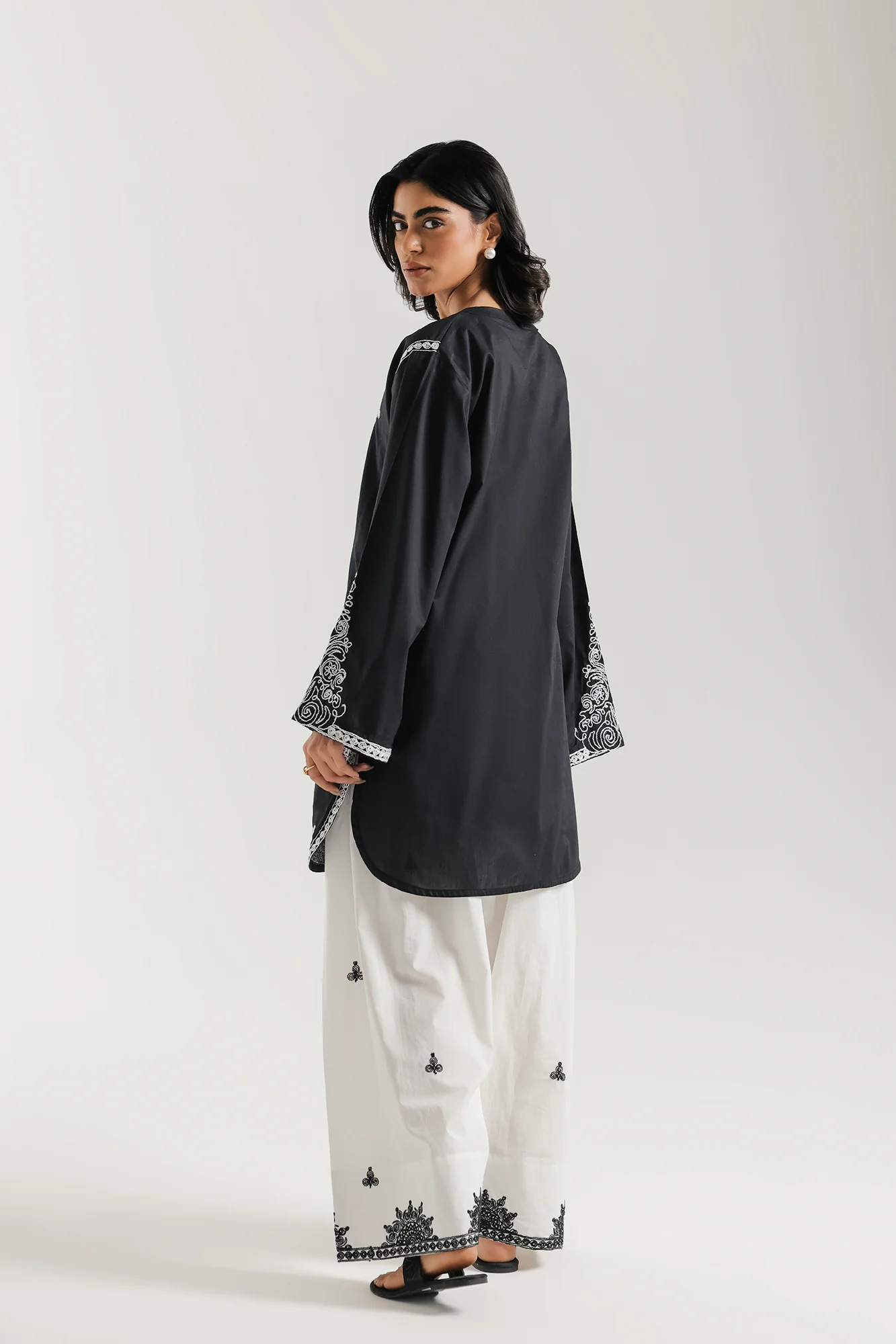EMBROIDERED SUIT (E7778/102/902) - Image 3