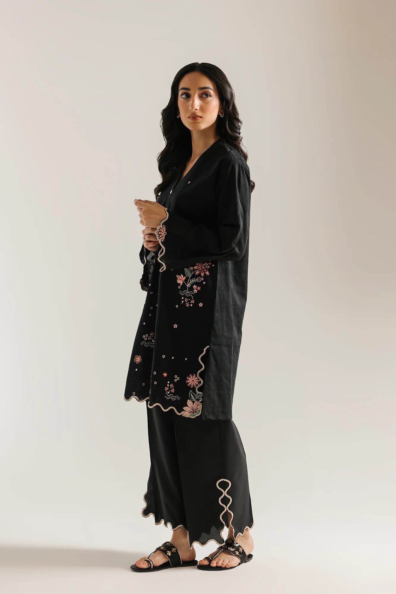 EMBROIDERED SUIT (E7846/102/902) - Image 3