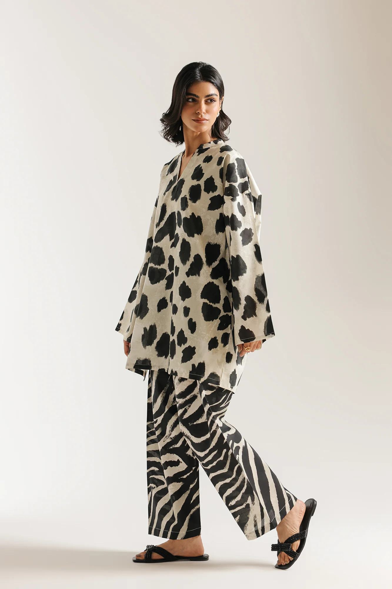 PRINTED SUIT (E8135/102/002) - Image 3