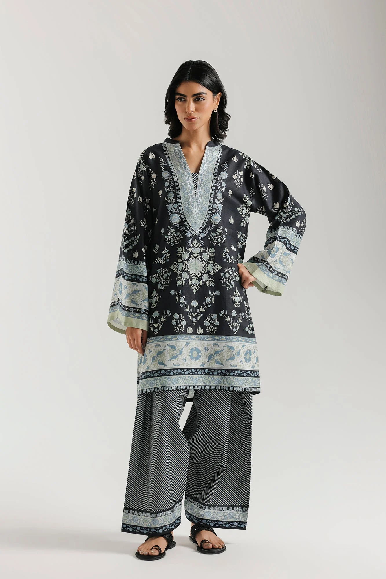 PRINTED SUIT (E8226/102/902) - Image 2