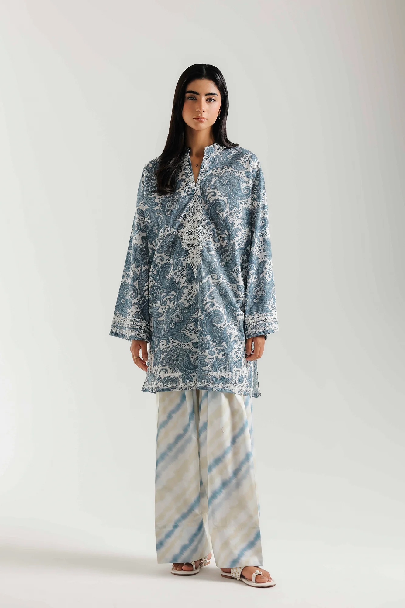 EMBROIDERED SUIT (E8232/102/006) - Image 2