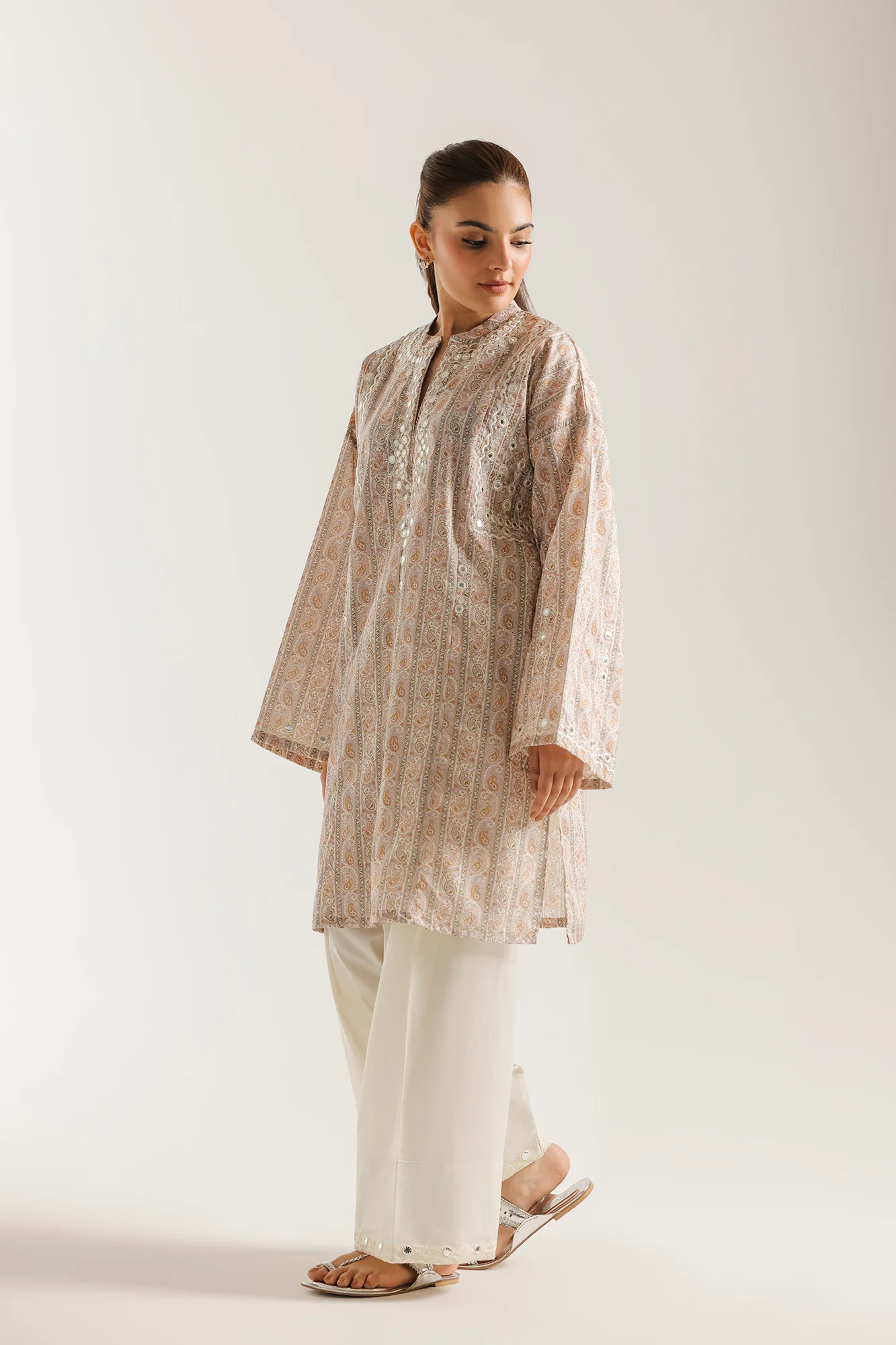 EMBROIDERED SUIT (E8233/102/005) - Image 3