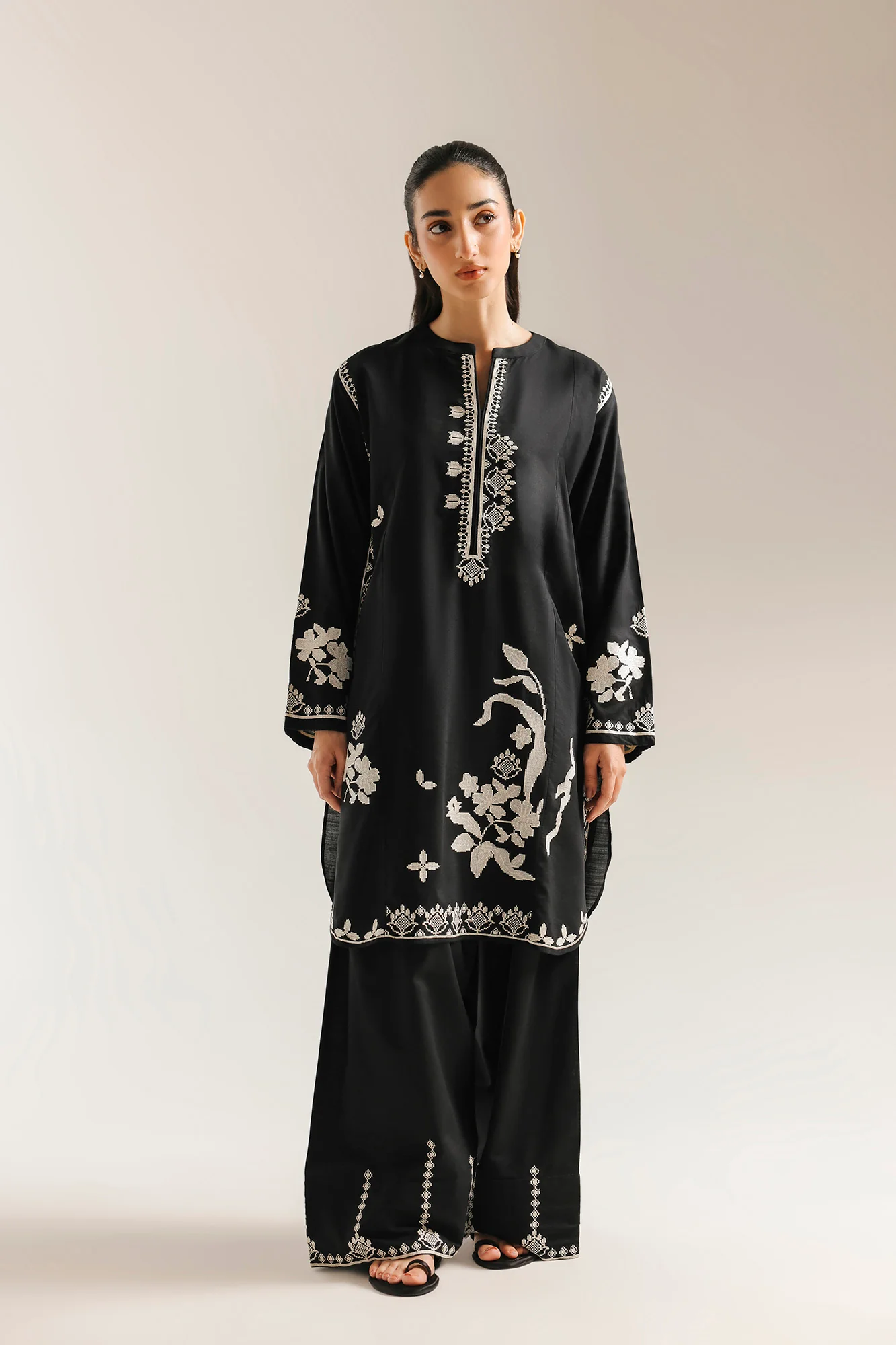 EMBROIDERED SUIT (E8278/102/902) - Image 2