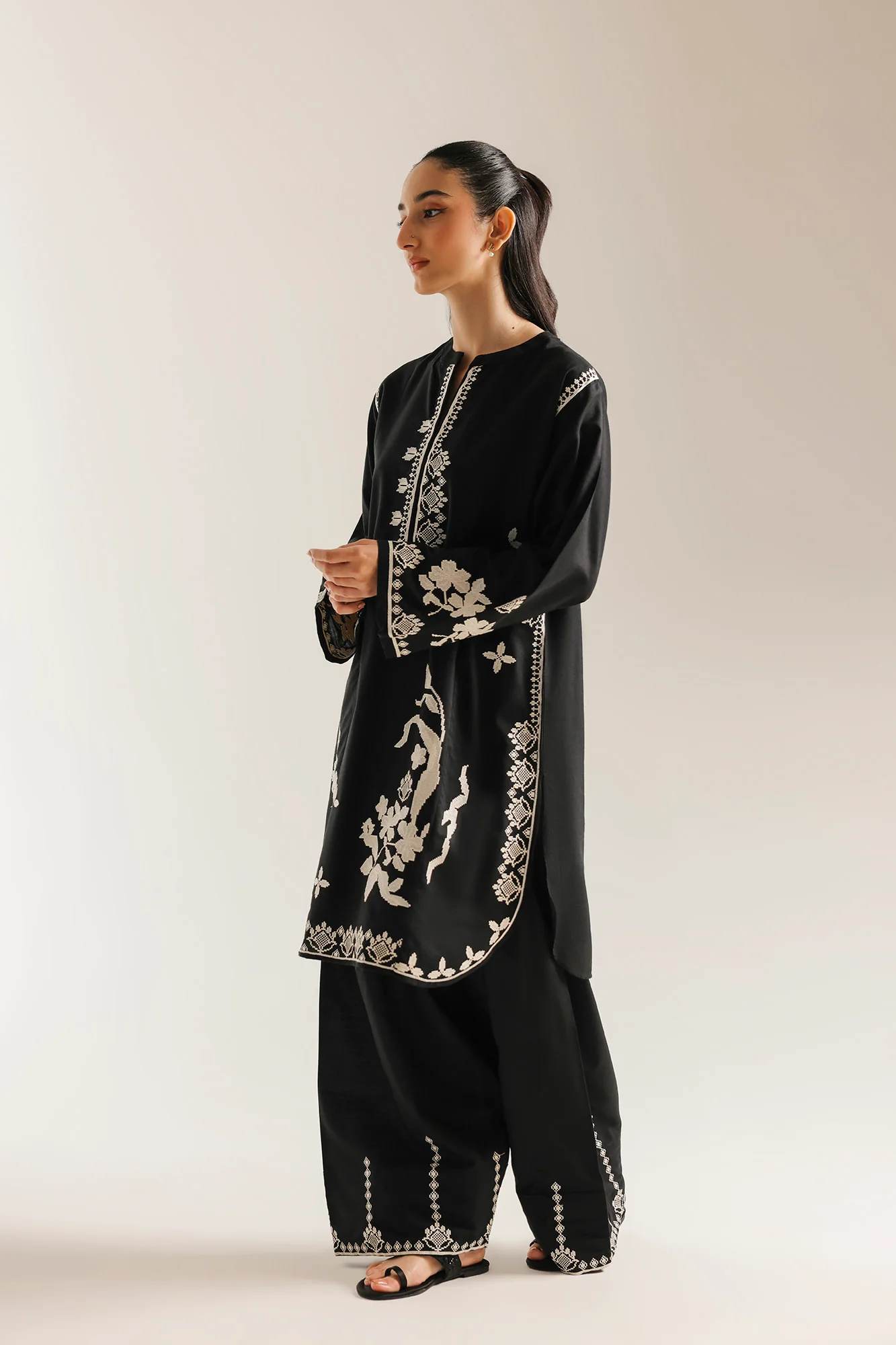 EMBROIDERED SUIT (E8278/102/902) - Image 3
