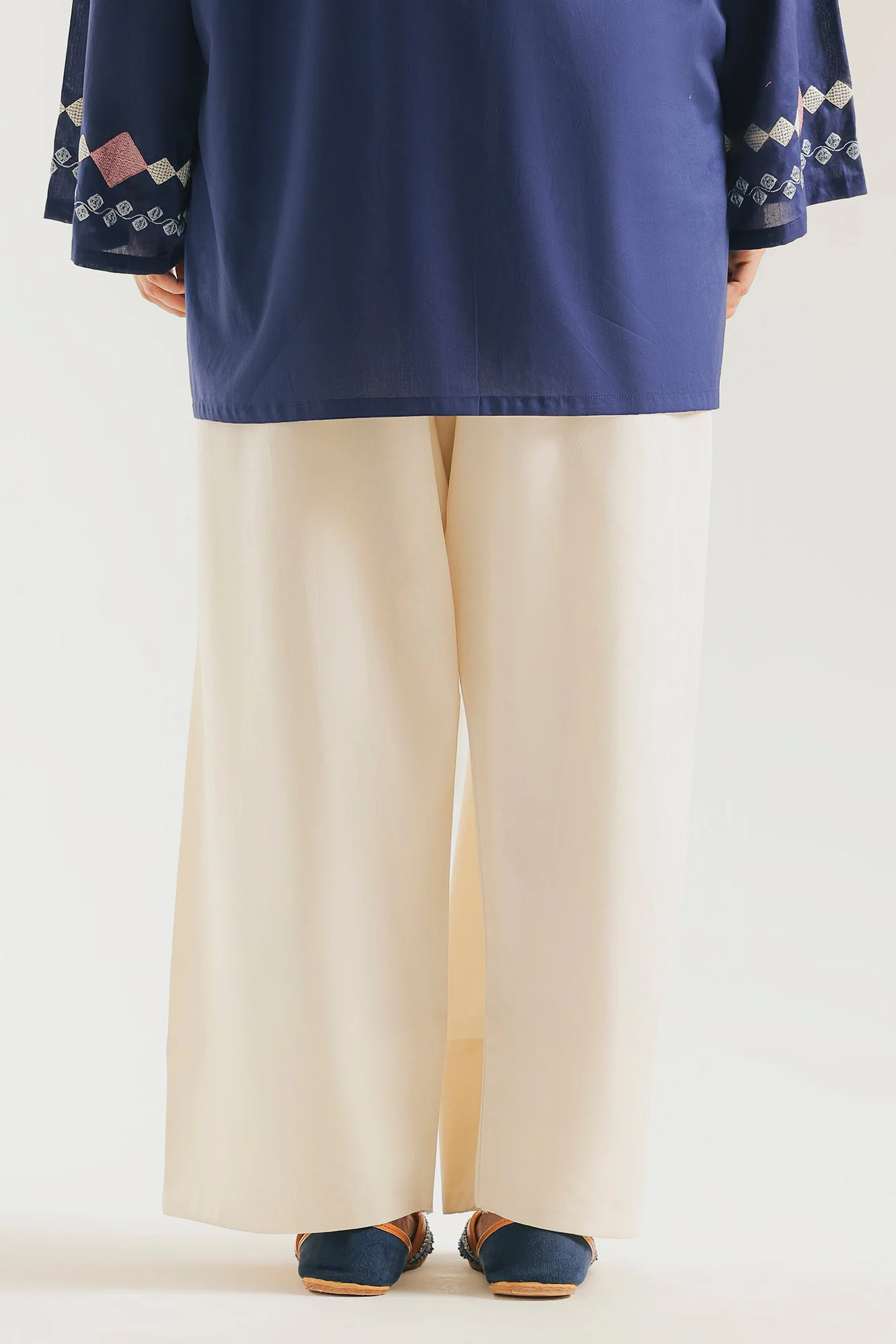 FARSHI SHALWAR (E8328/102/005) - Image 3