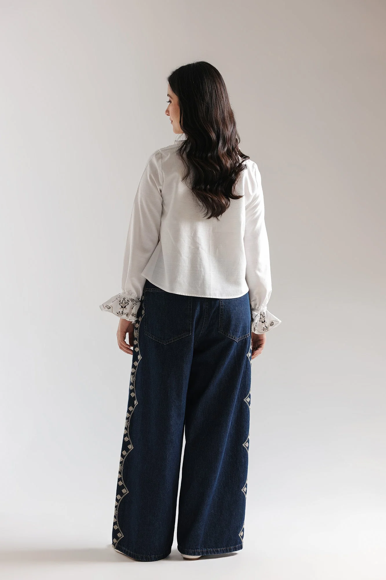 EMBROIDERED TOP (E1002/101/001) - Image 4