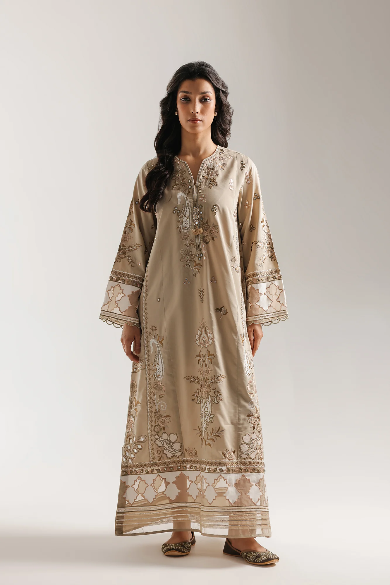EMBROIDERED KAFTAN (E4138/103/808)