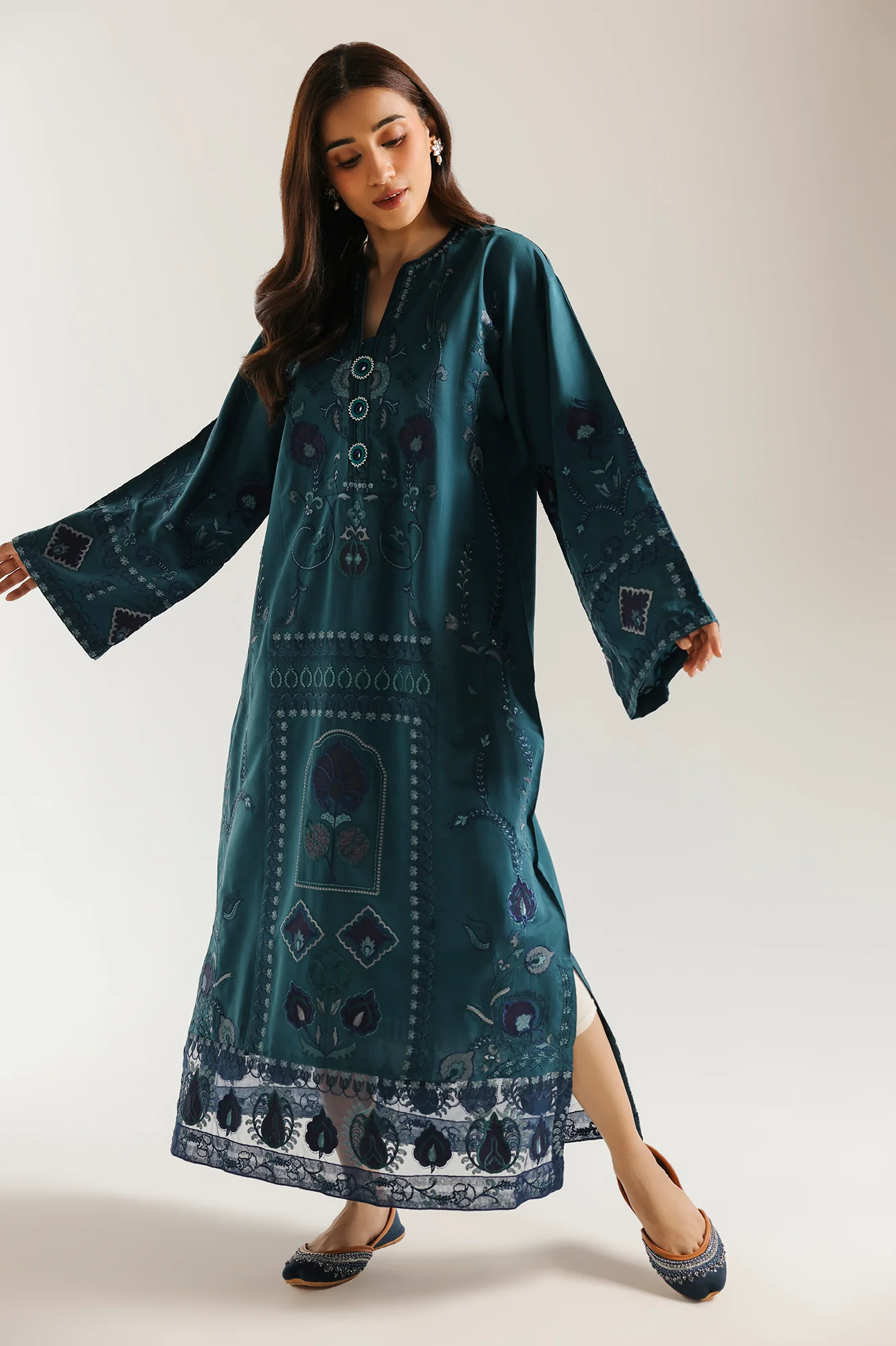 EMBROIDERED KAFTAN (E4394/103/711)
