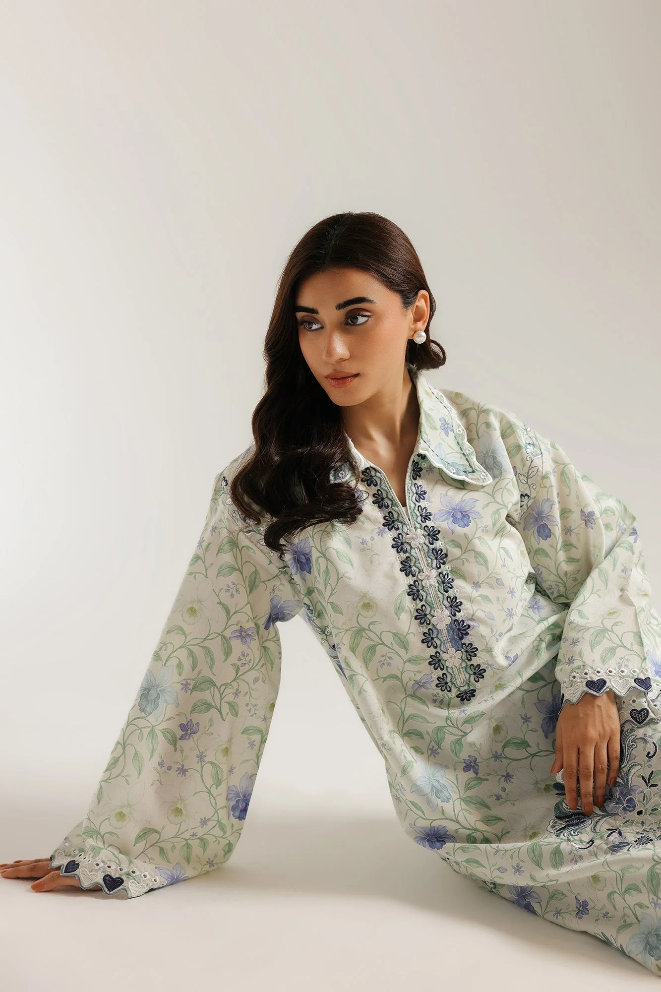 EMBROIDERED KAFTAN (E4472/103/115)