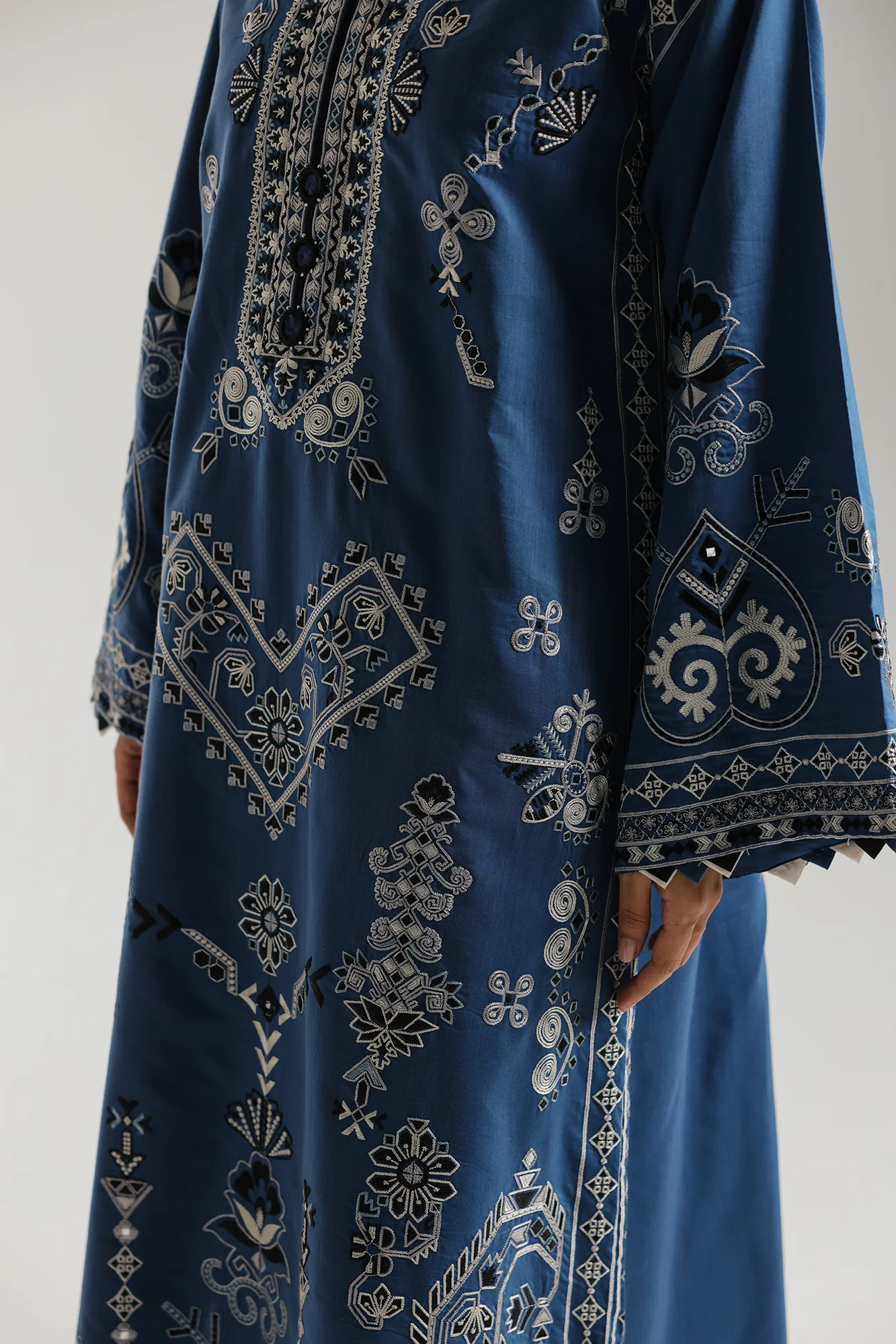EMBROIDERED KAFTAN (E4474/103/603) - Image 6