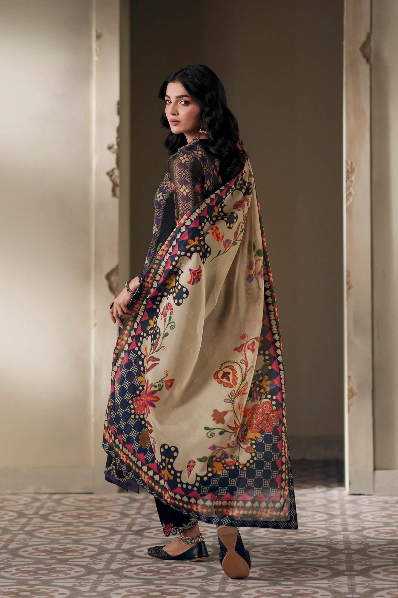 EMBROIDERED SUIT (E4004/103/902) - Image 5