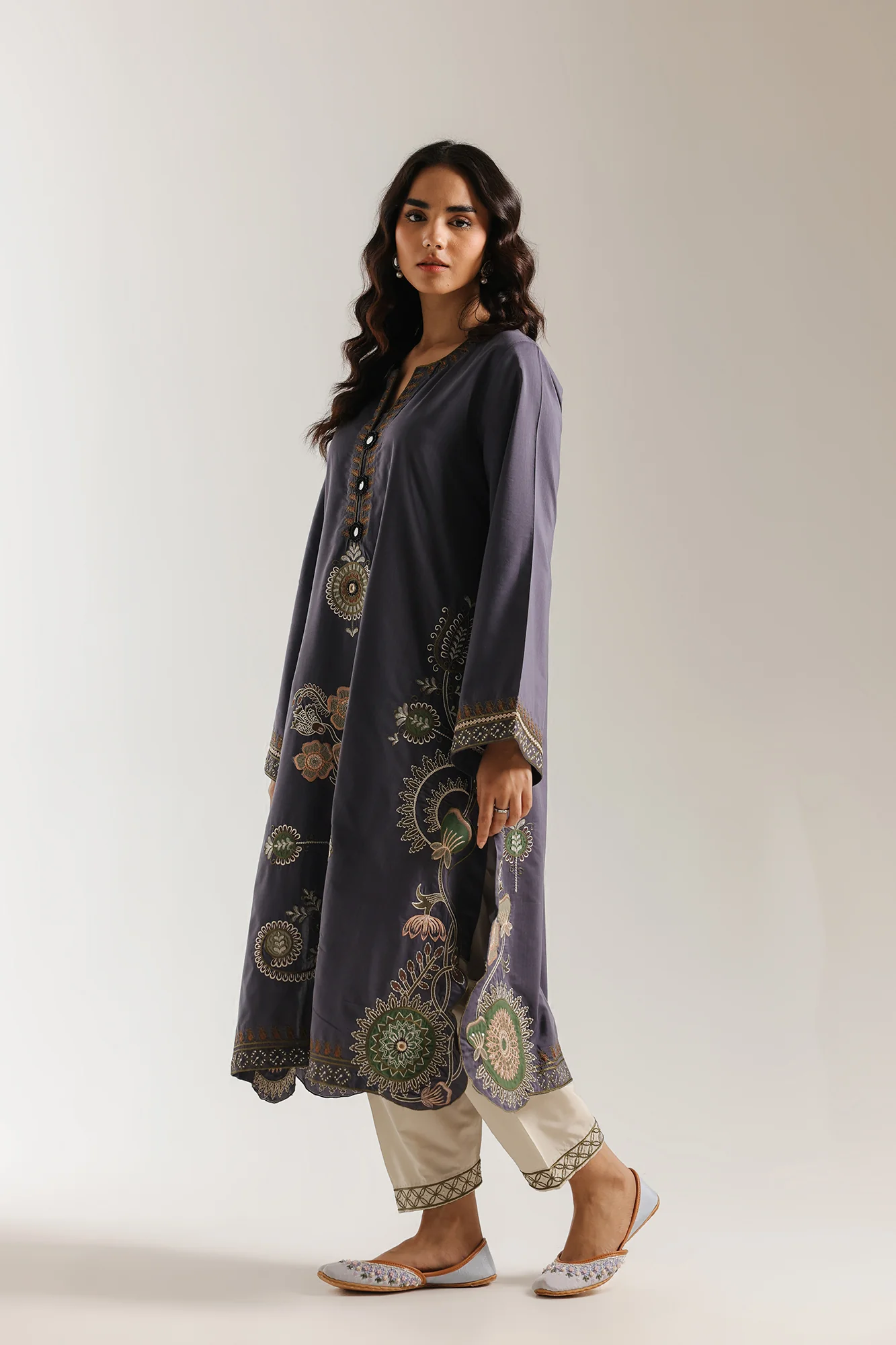 EMBROIDERED SUIT (E4123/103/904) - Image 3