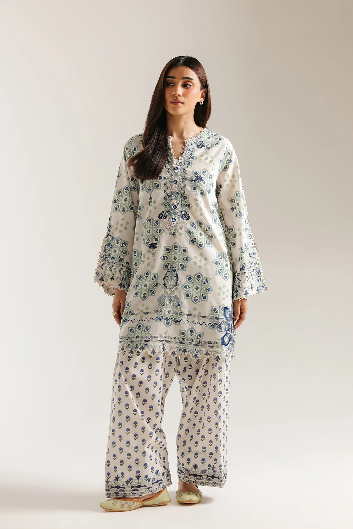 EMBROIDERED SUIT (E4290/103/004) - Image 2
