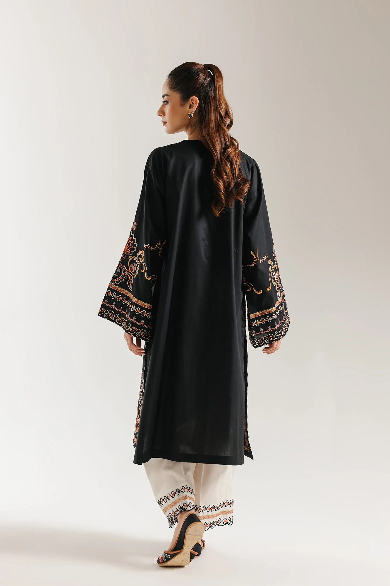 EMBROIDERED SUIT (E4308/103/901) - Image 4
