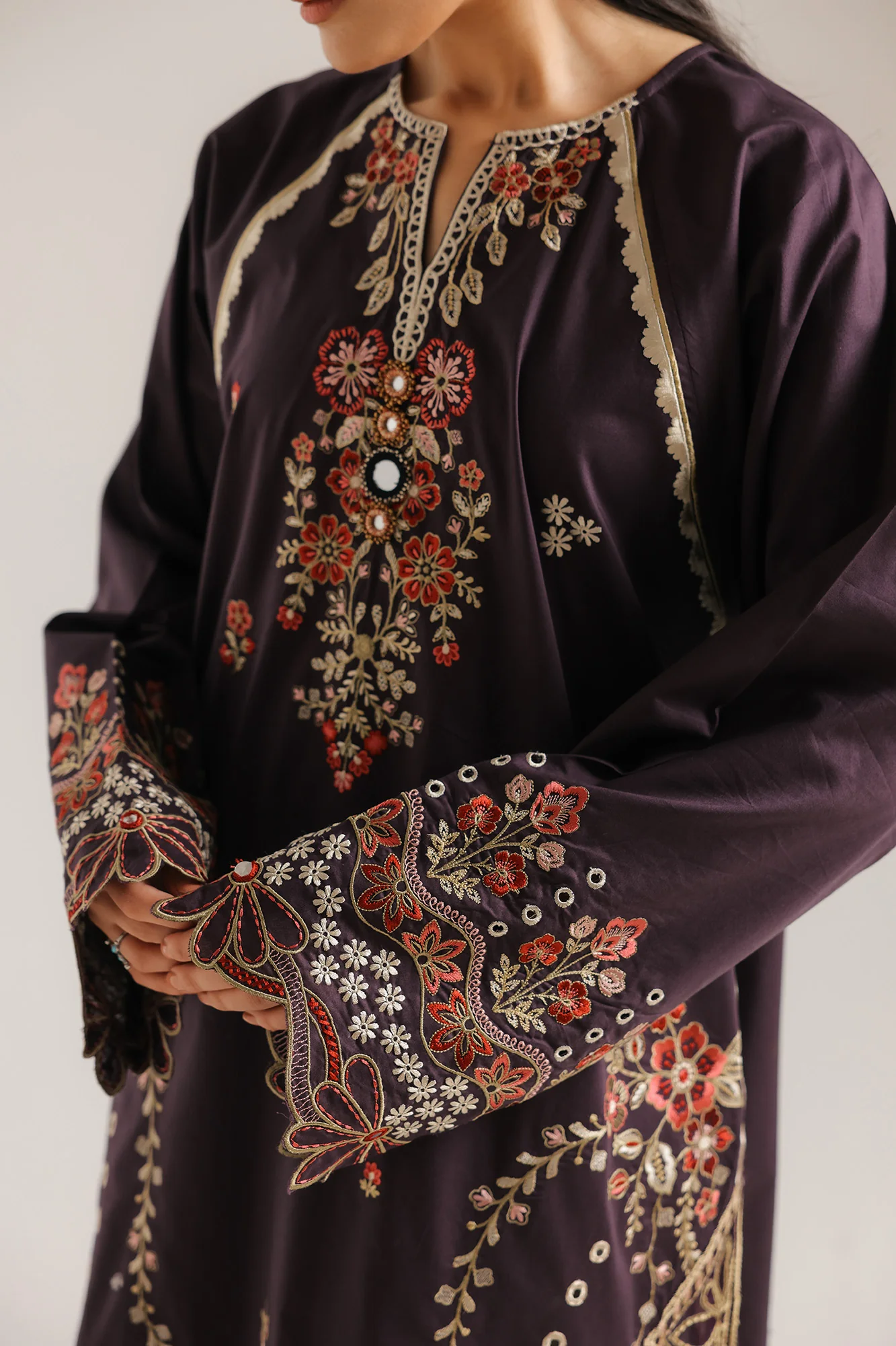 EMBROIDERED SUIT (E4317/103/509) - Image 5