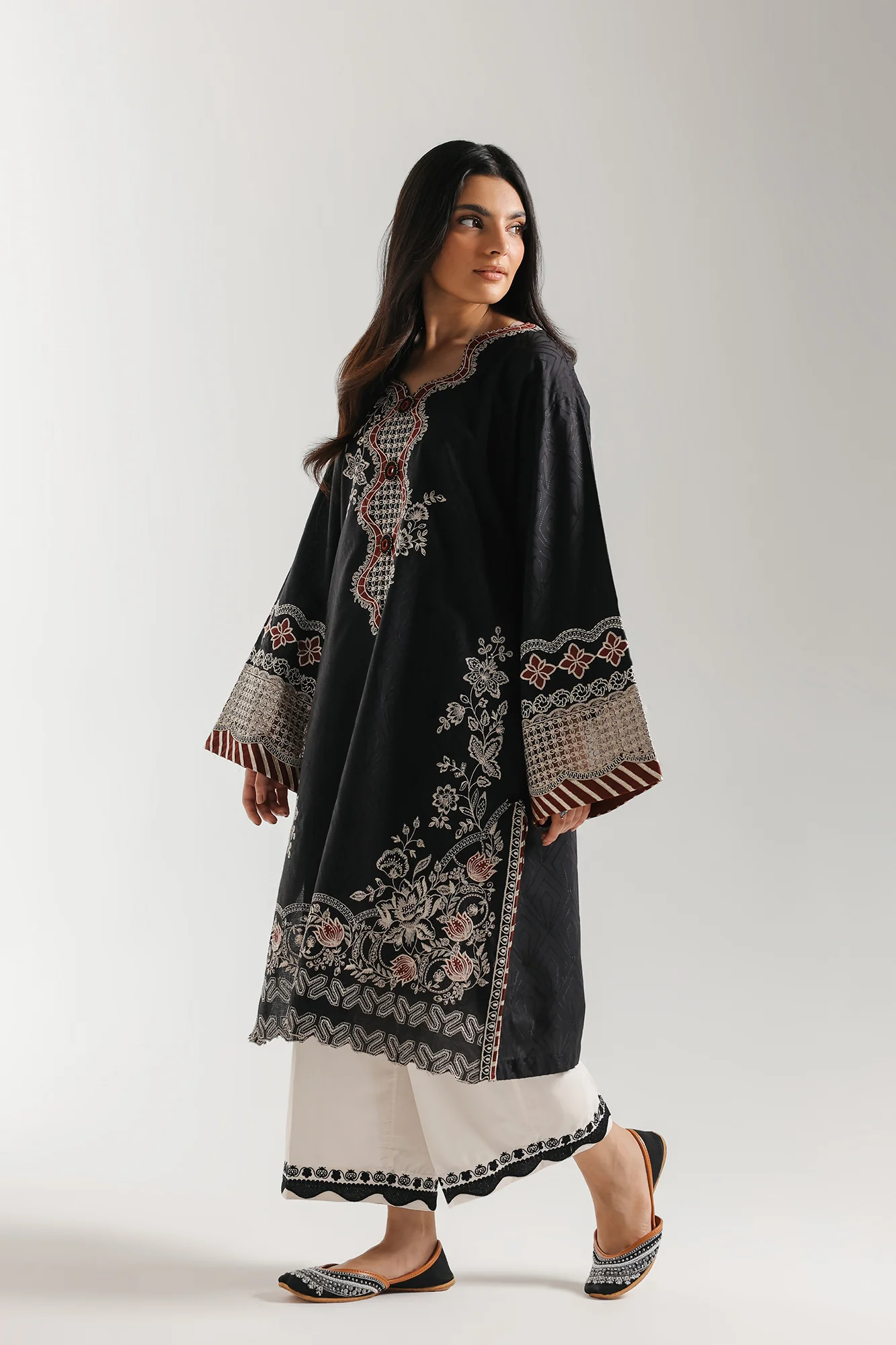 EMBROIDERED SUIT (E4332/103/902) - Image 3