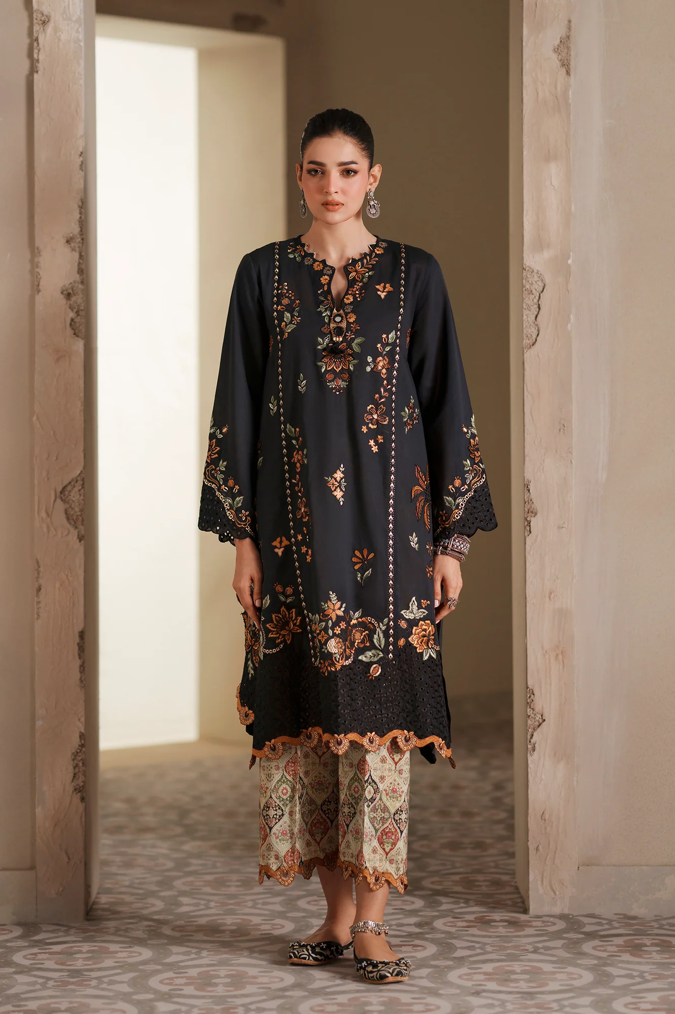 EMBROIDERED SUIT (E4347/103/902) - Image 2