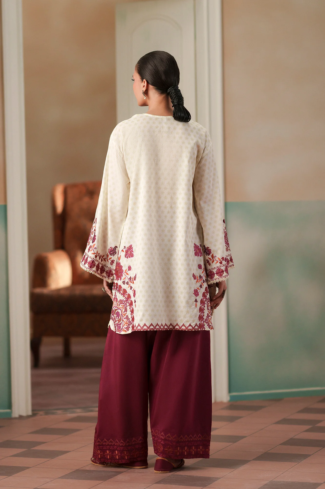 EMBROIDERED SUIT (E4354/103/005) - Image 4