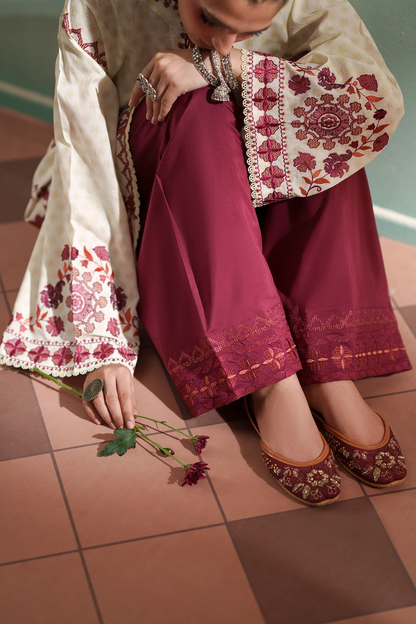 EMBROIDERED SUIT (E4354/103/005) - Image 8