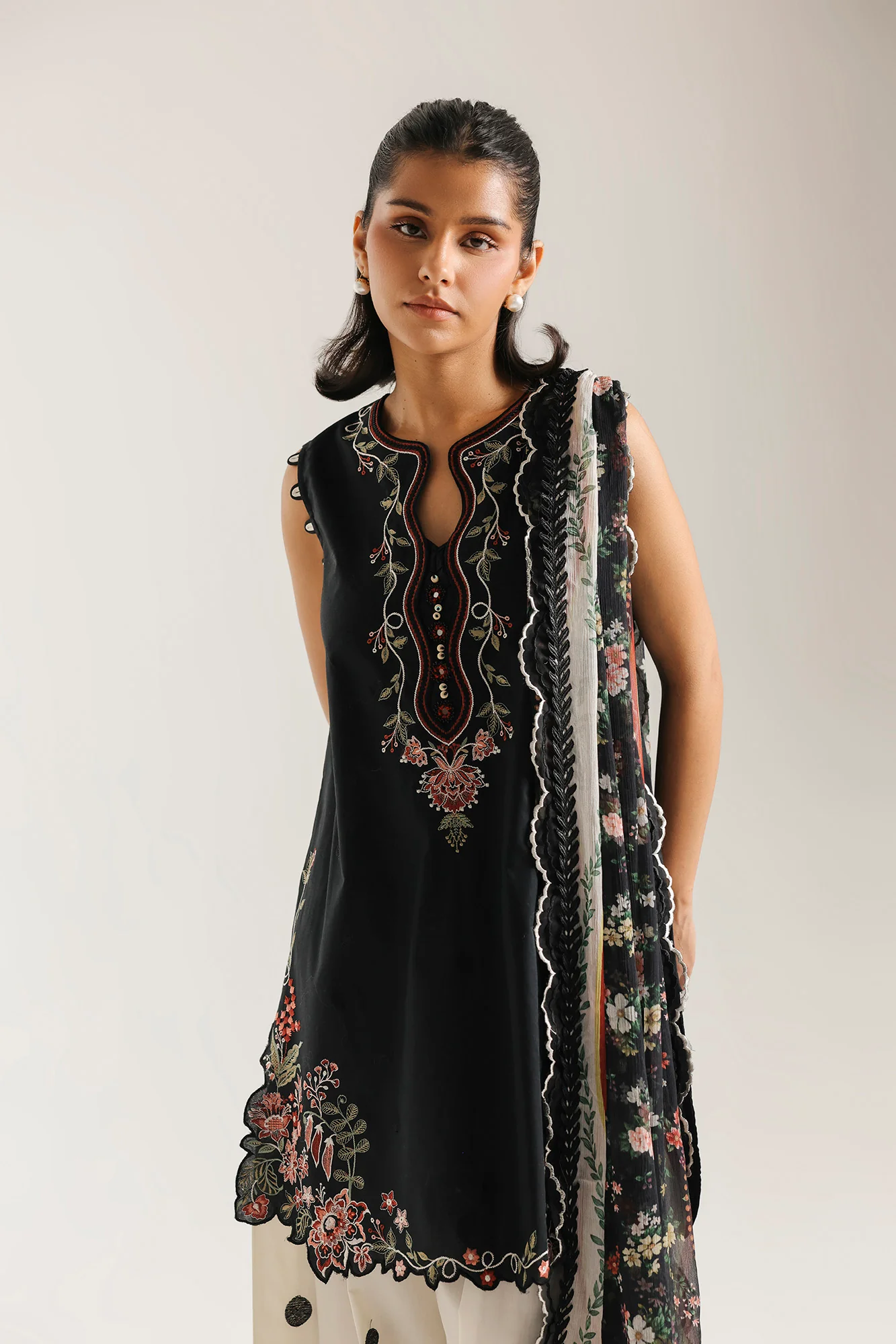 EMBROIDERED SUIT (E4358/103/902) - Image 5