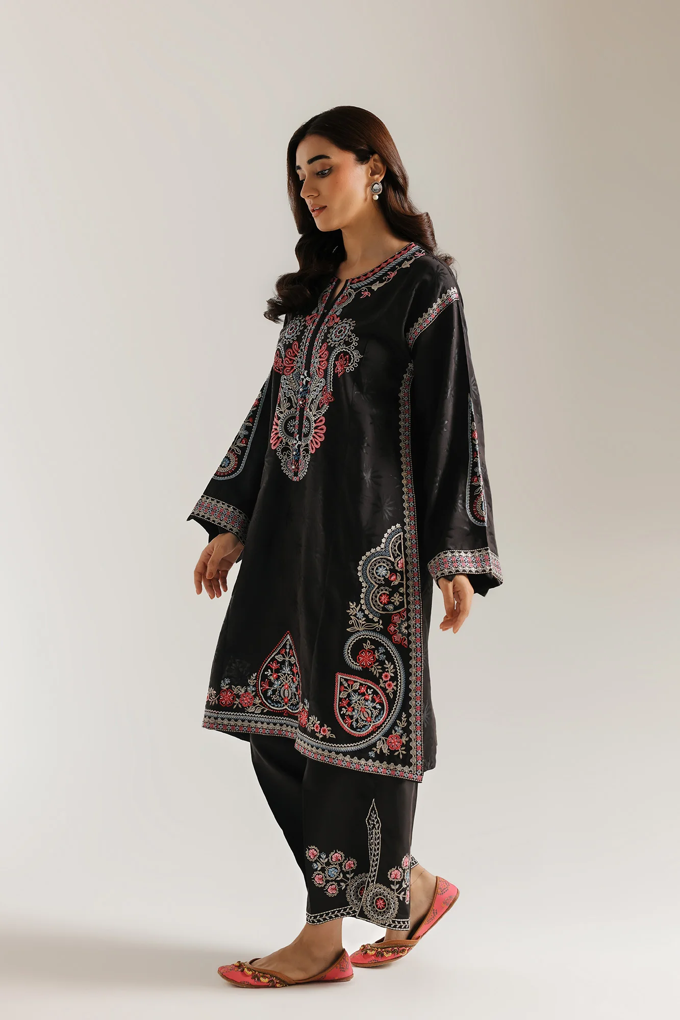 EMBROIDERED SUIT (E4399/103/901) - Image 3