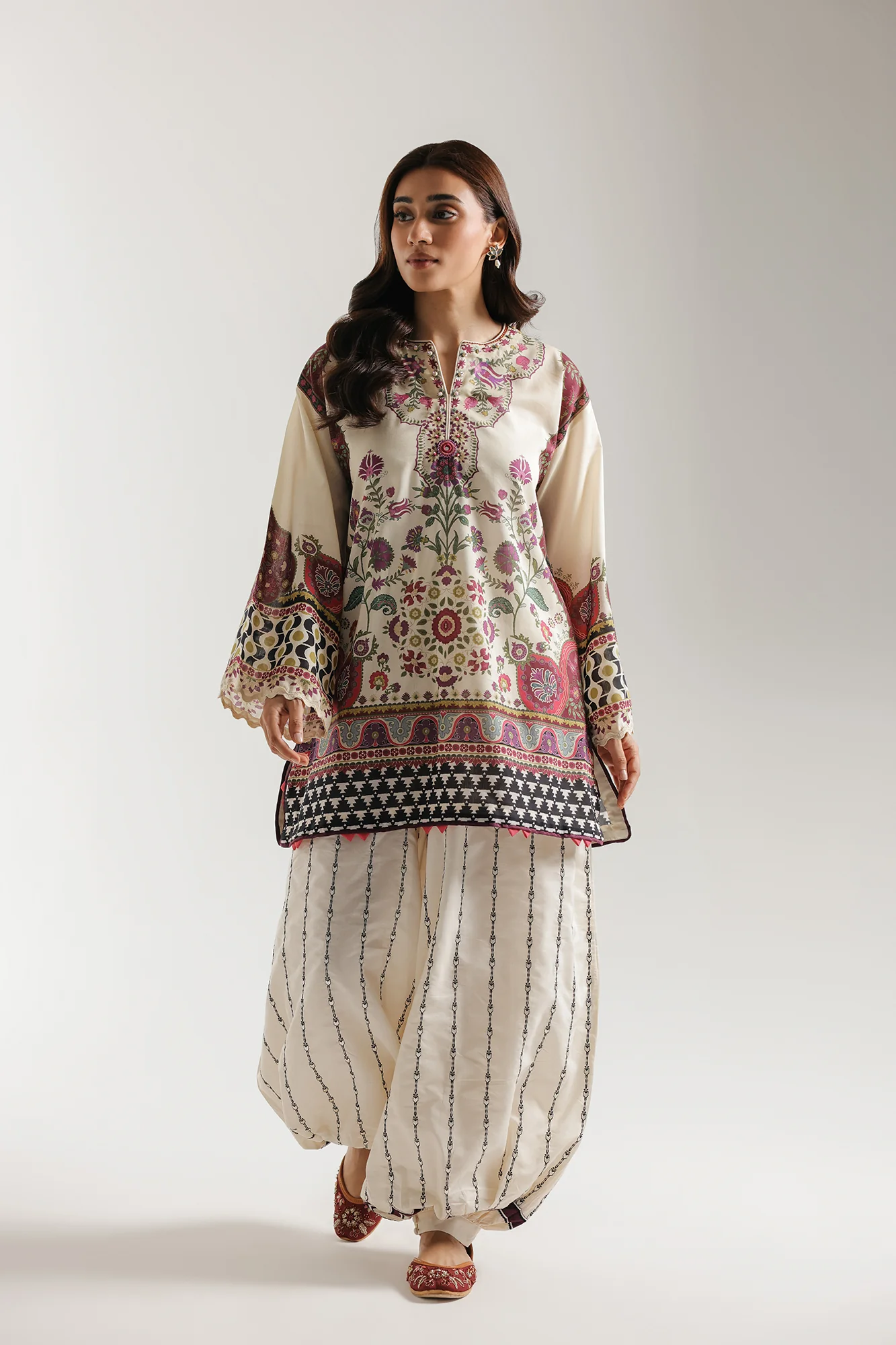 EMBROIDERED SUIT (E4402/103/005) - Image 2