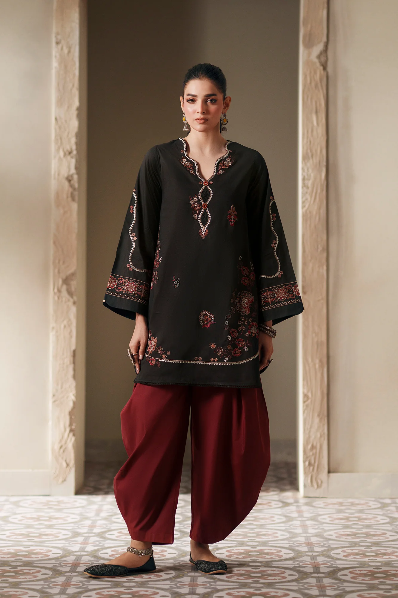 EMBROIDERED SUIT (E4430/103/901) - Image 2