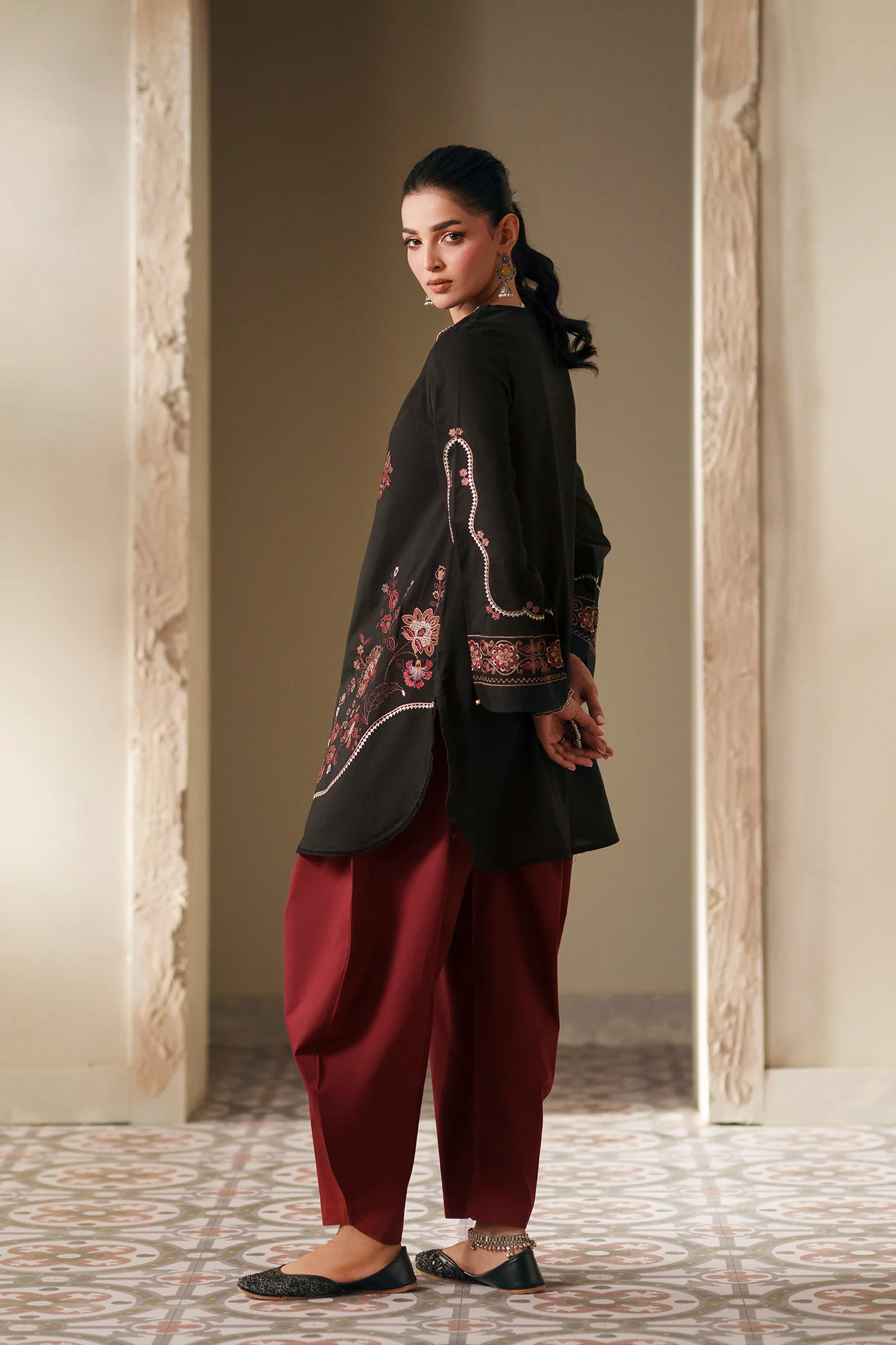 EMBROIDERED SUIT (E4430/103/901) - Image 3