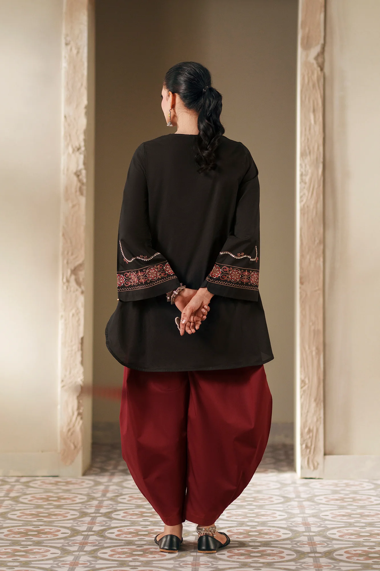 EMBROIDERED SUIT (E4430/103/901) - Image 4
