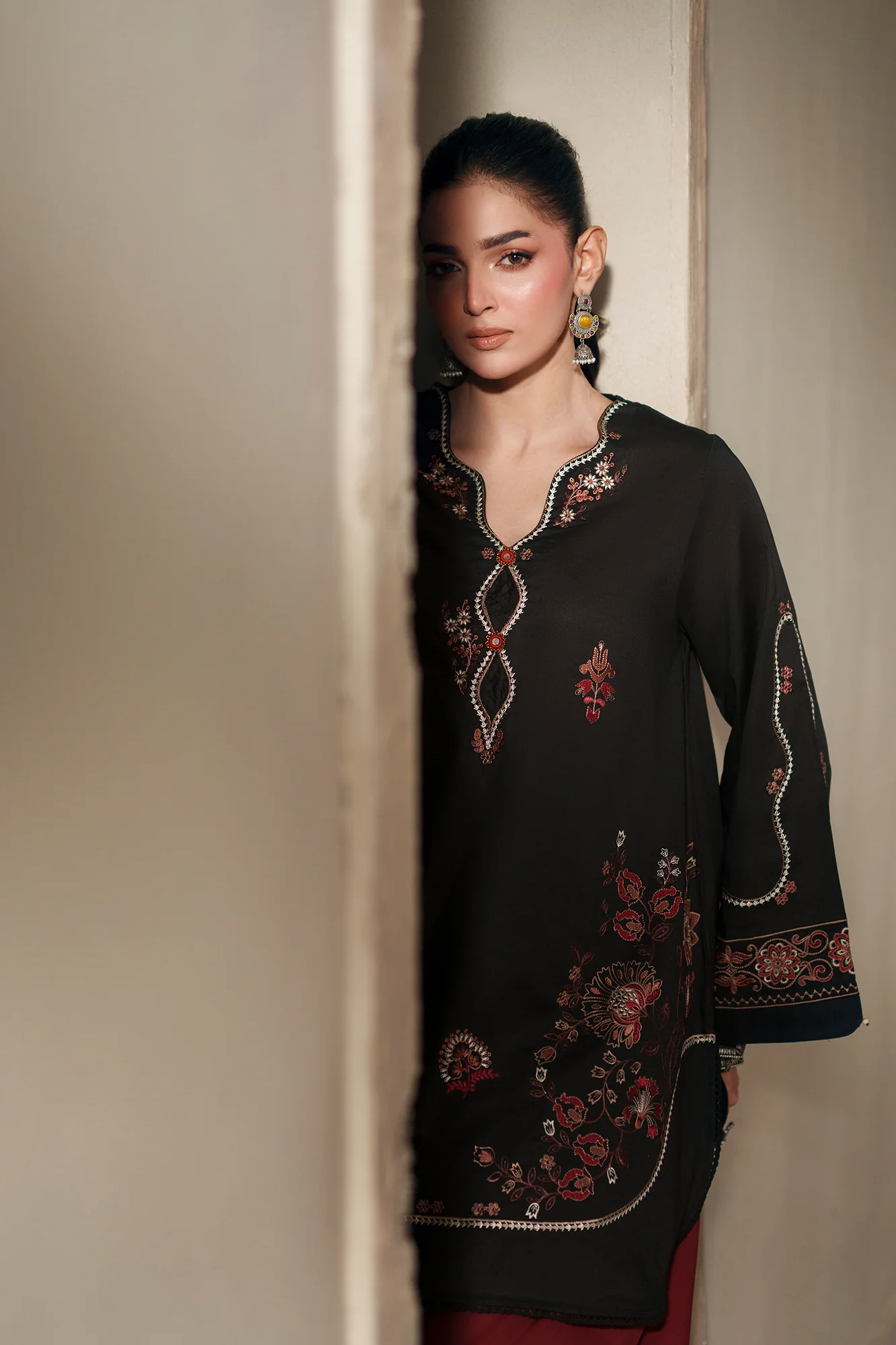 EMBROIDERED SUIT (E4430/103/901) - Image 5